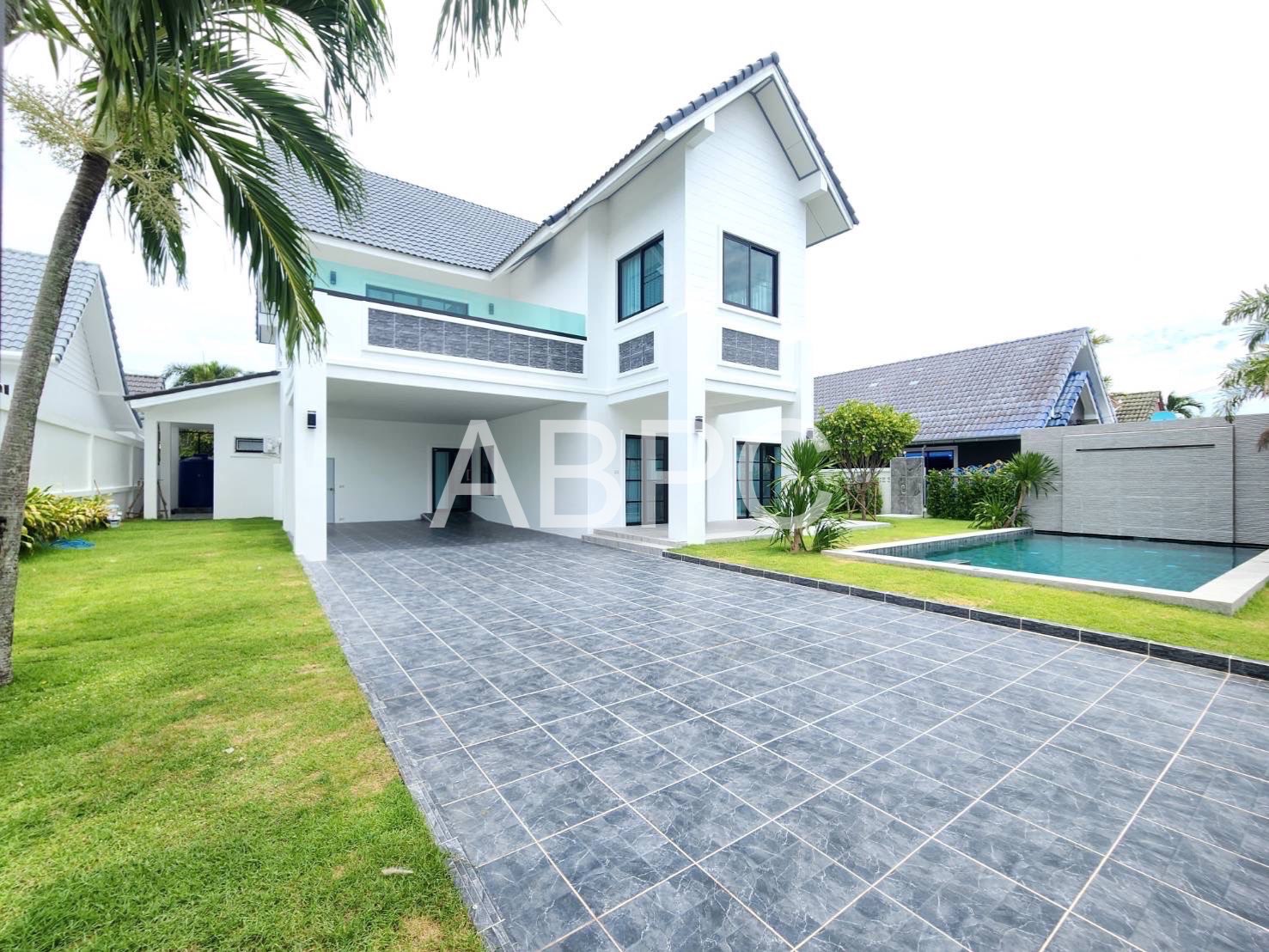 6 Bedroom 6 bathroom Pool Villa in Natheekarn Park For Sale or Rent