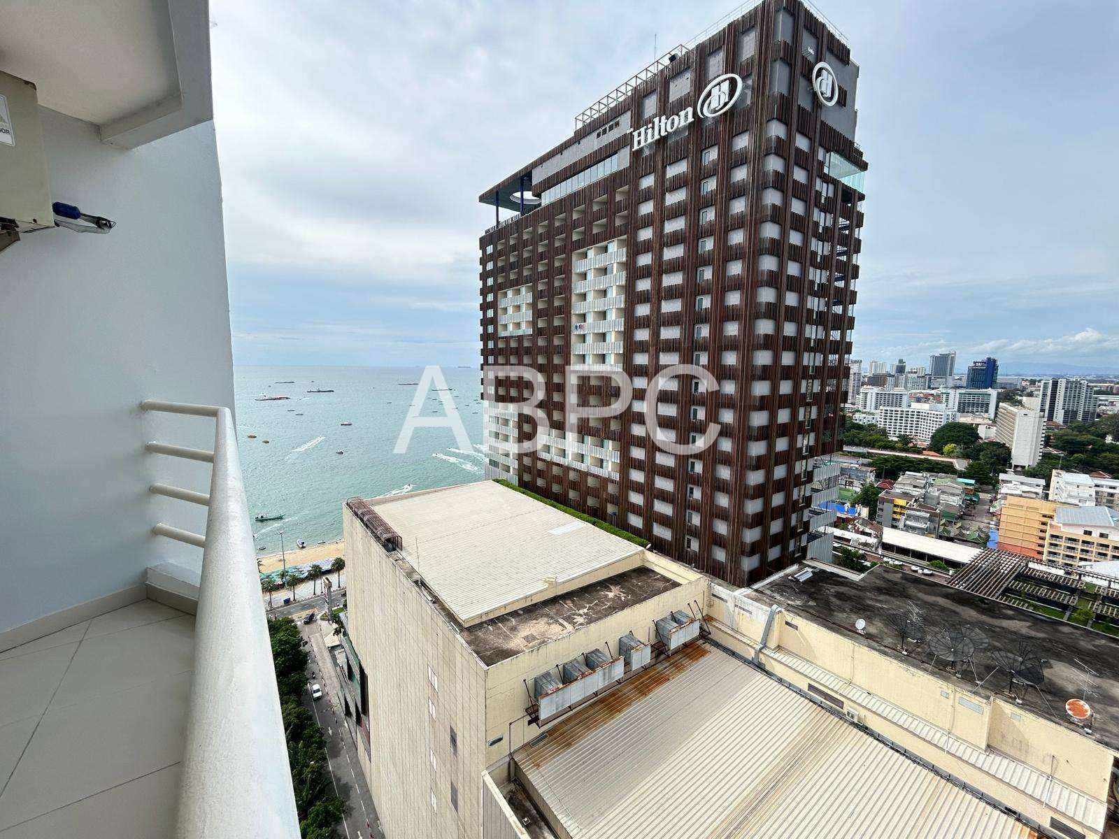 City & Ocean View 1 Bed 2 Bath Condo in Central Pattaya ABPC0570