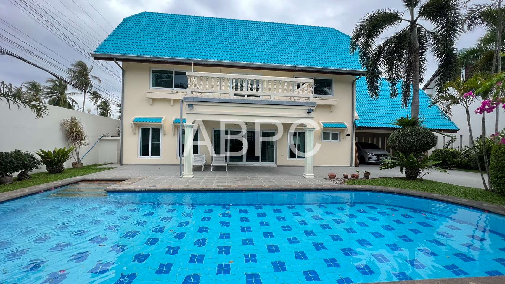 3 Bedroom Pool Villa for Sale in East Pattaya near Mabprachan Lake