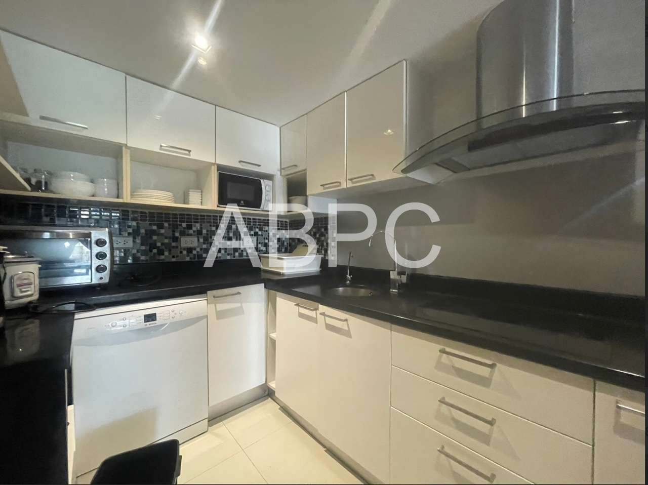 Pattaya Heights 1 Bed in Pratumnak For Rent or Sale photo 9