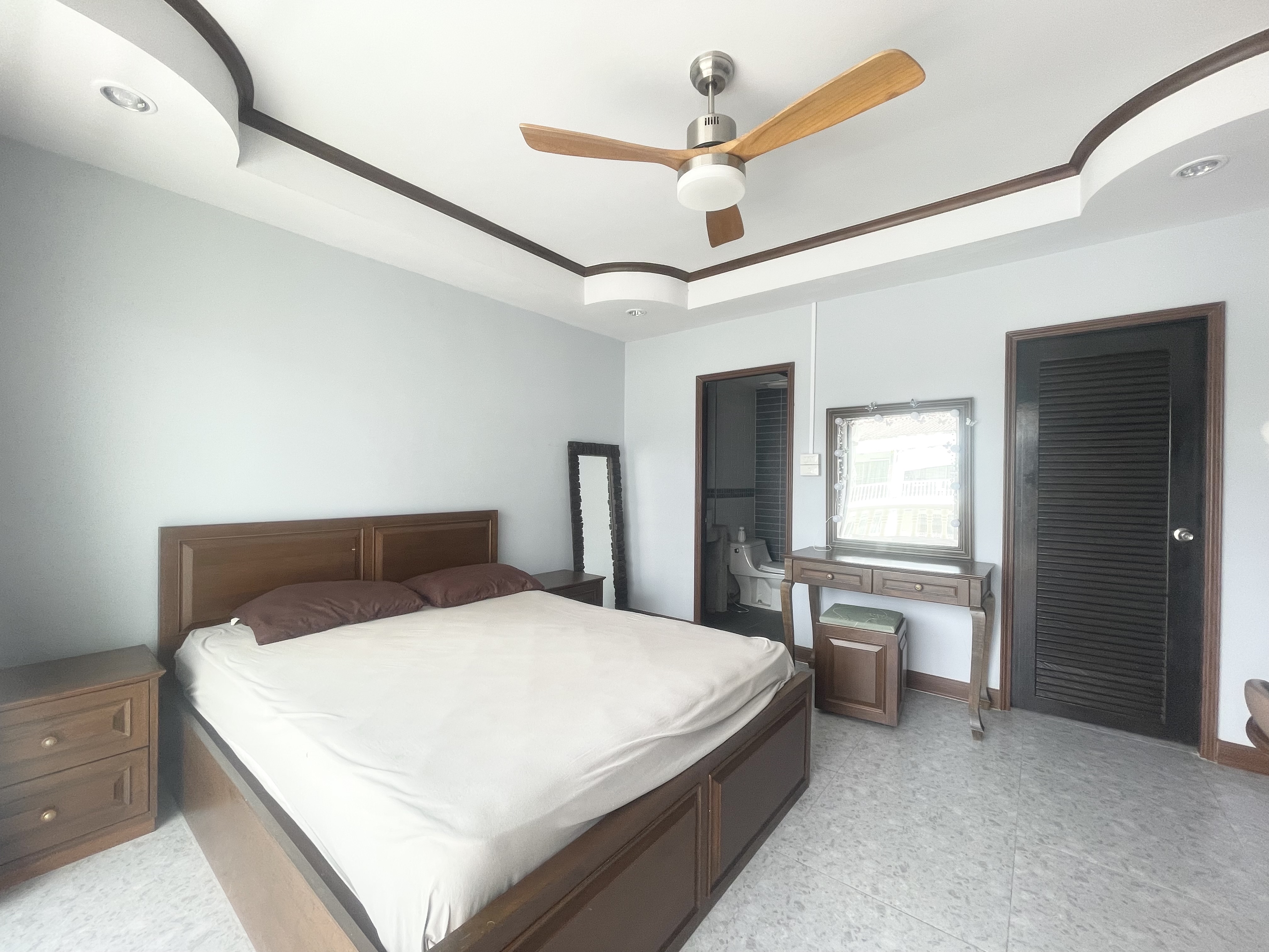 Large 1 Bed 1 Bath Condo In Jomtien photo 24