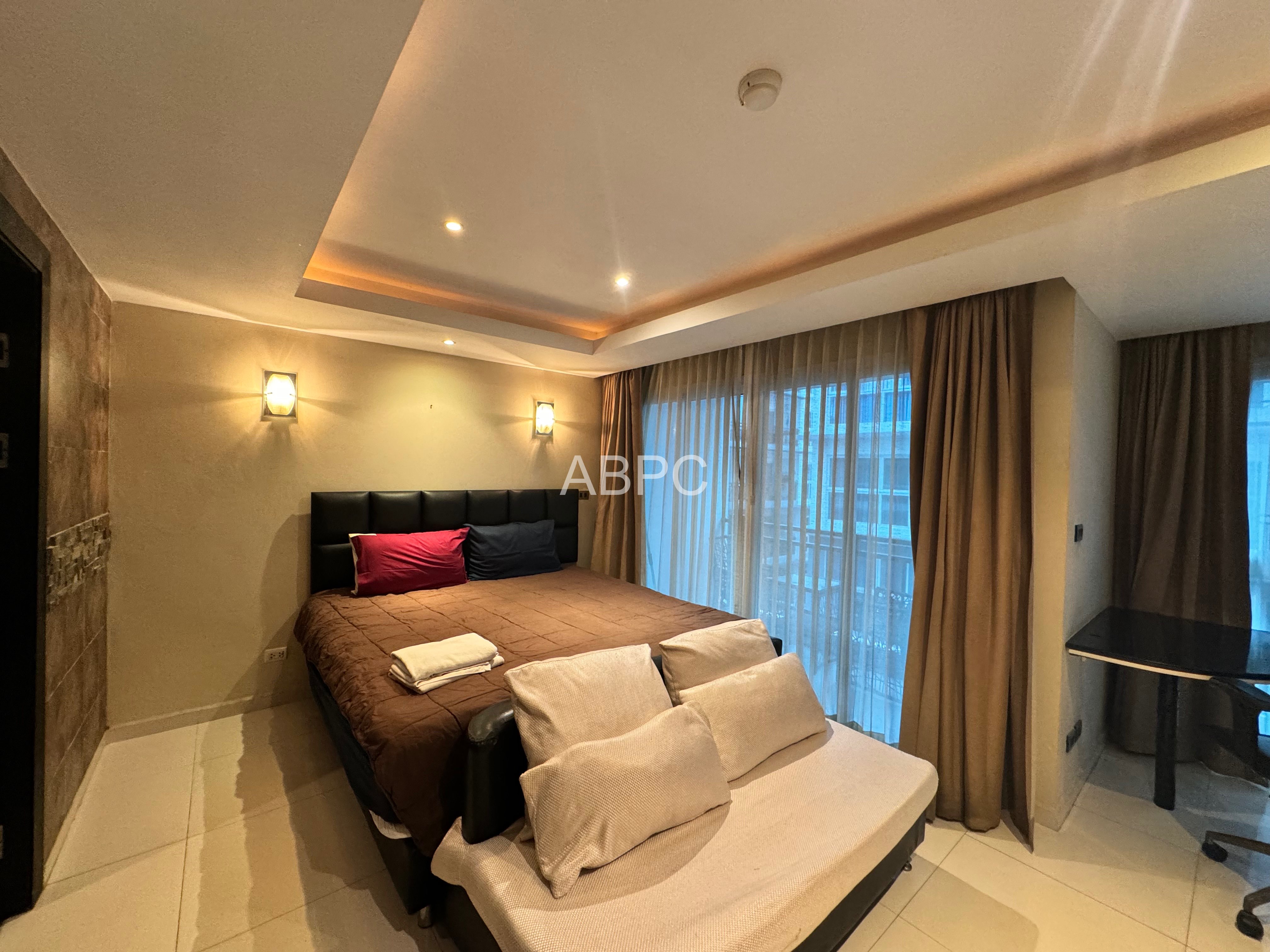 Pool View Studio Condo In Central Pattaya