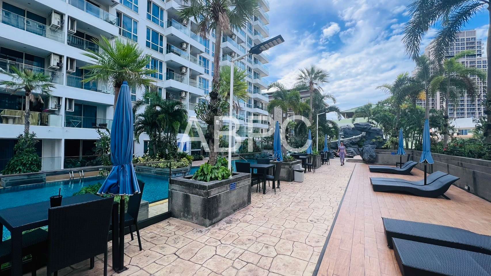 JUST IN 1 Bedroom Condo in The Cliff photo 4