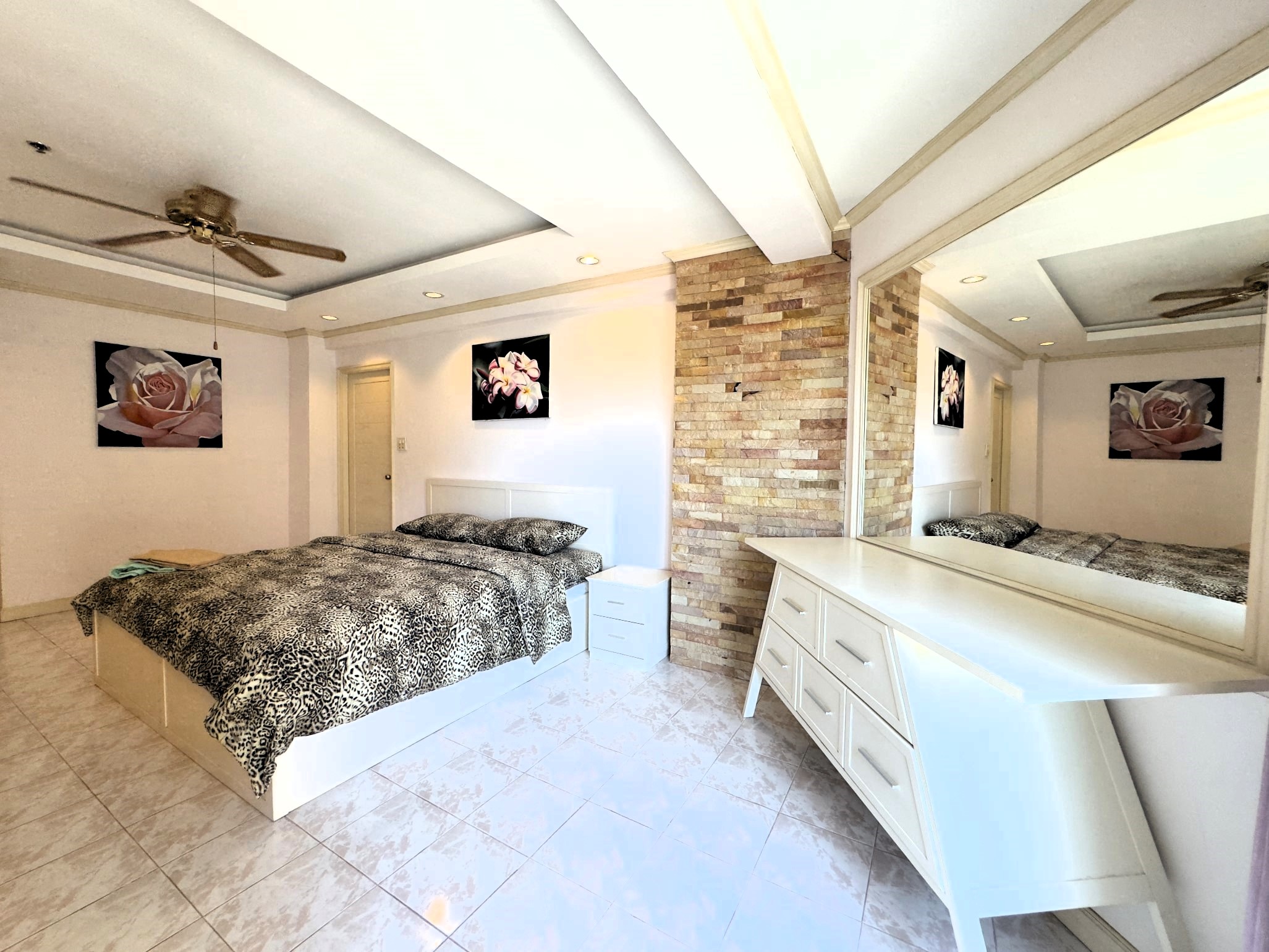 Large City View 1 Bed 2 Bath Condo In Jomtien photo 27