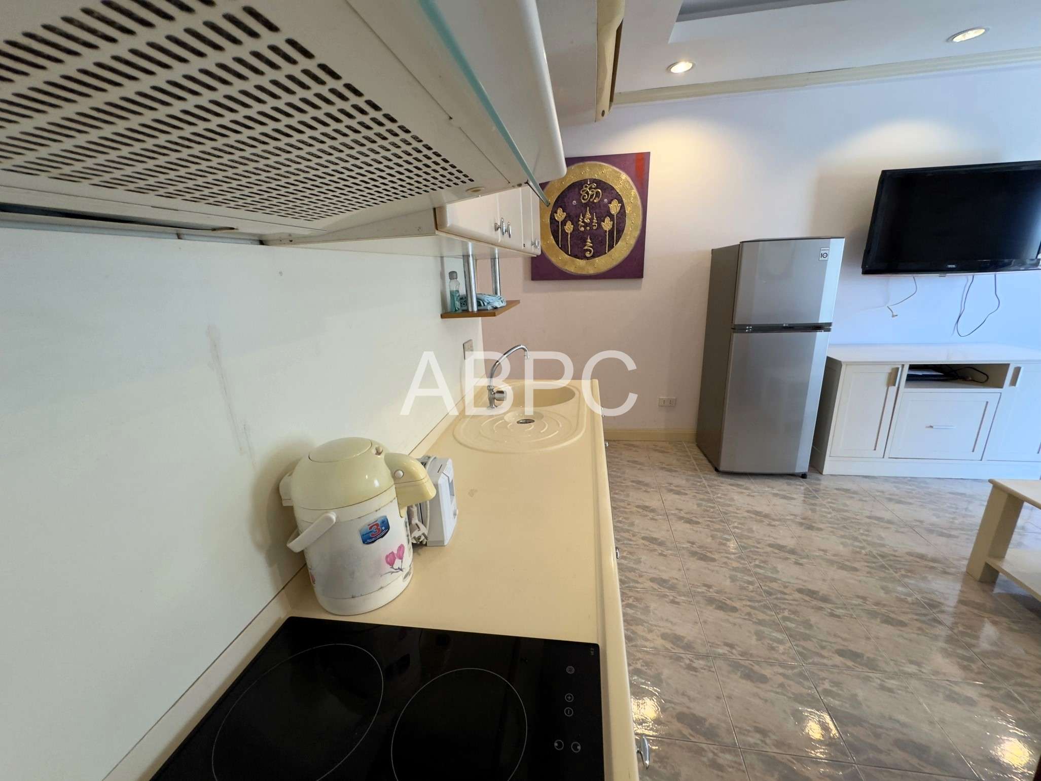 Large City View 1 Bed 2 Bath Condo In Jomtien photo 3