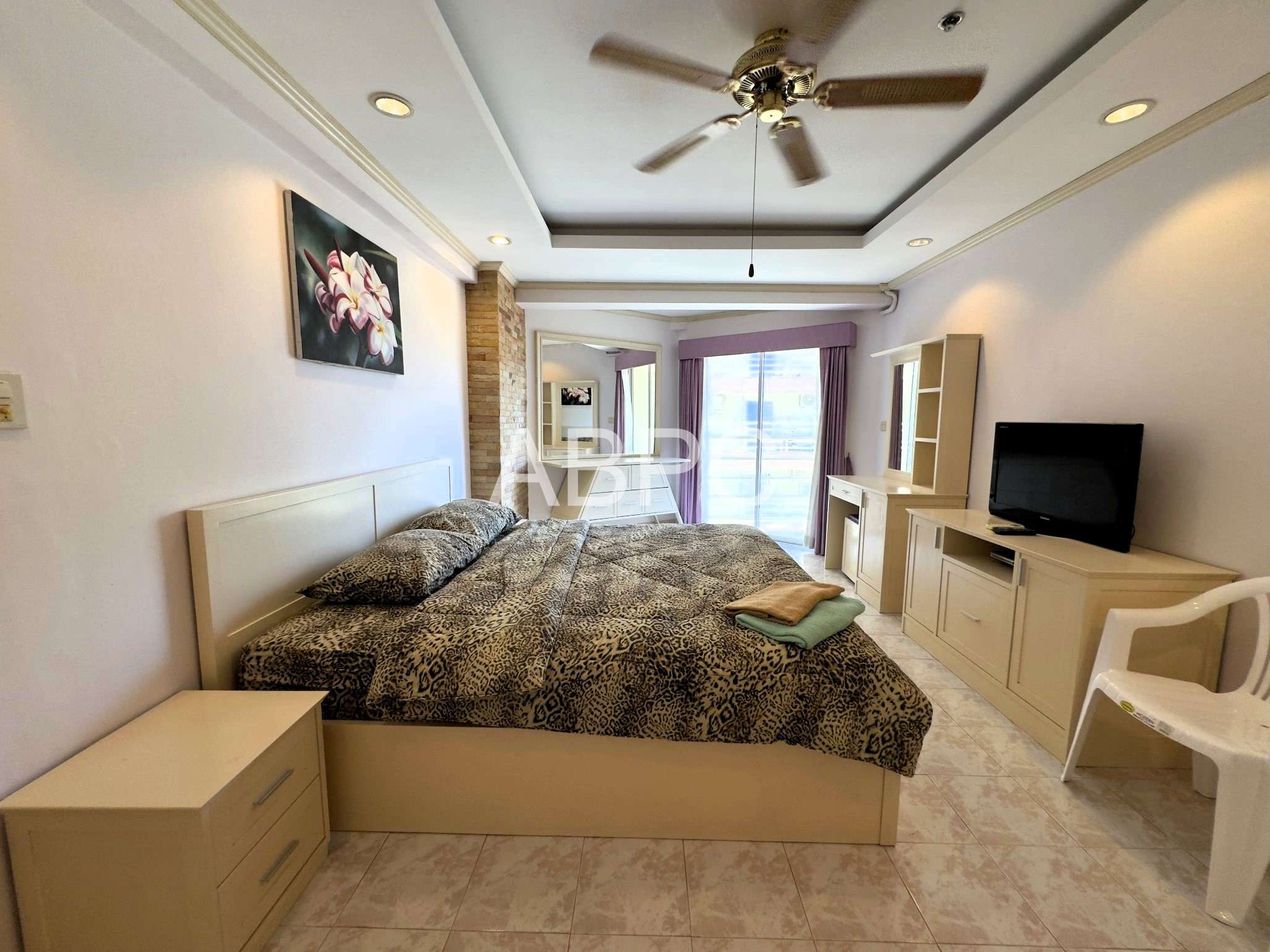 Large City View 1 Bed 2 Bath Condo In Jomtien photo 5