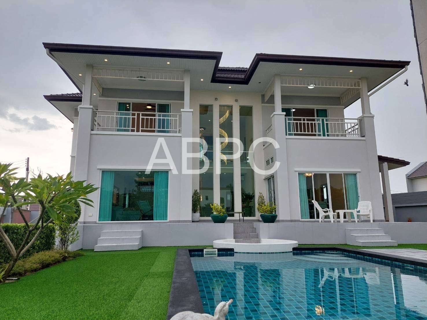 4 Bed 5 Bath in Huay Yai ABPC1034