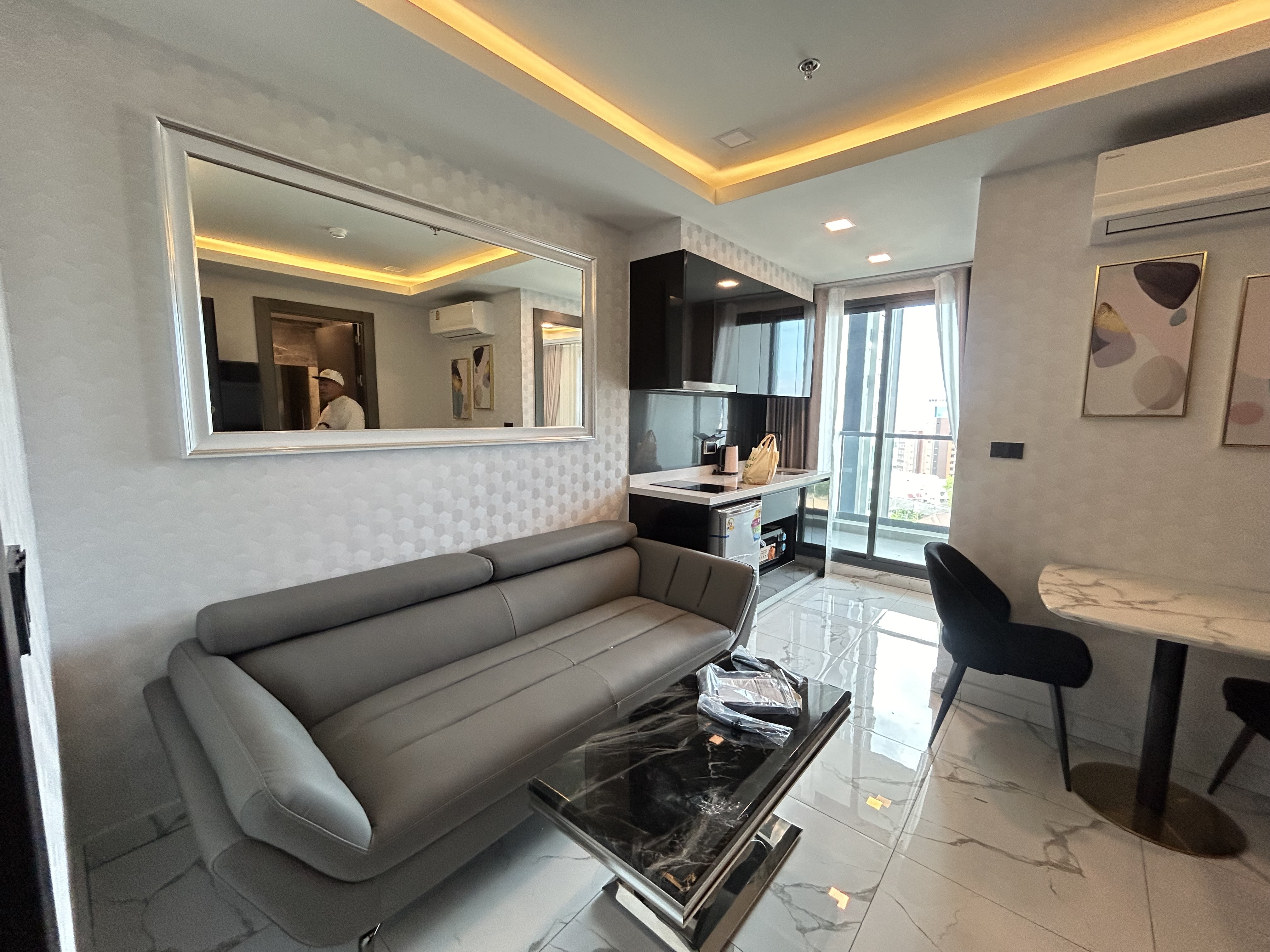 1 Bedroom Condo For Rent in Central Area photo 17