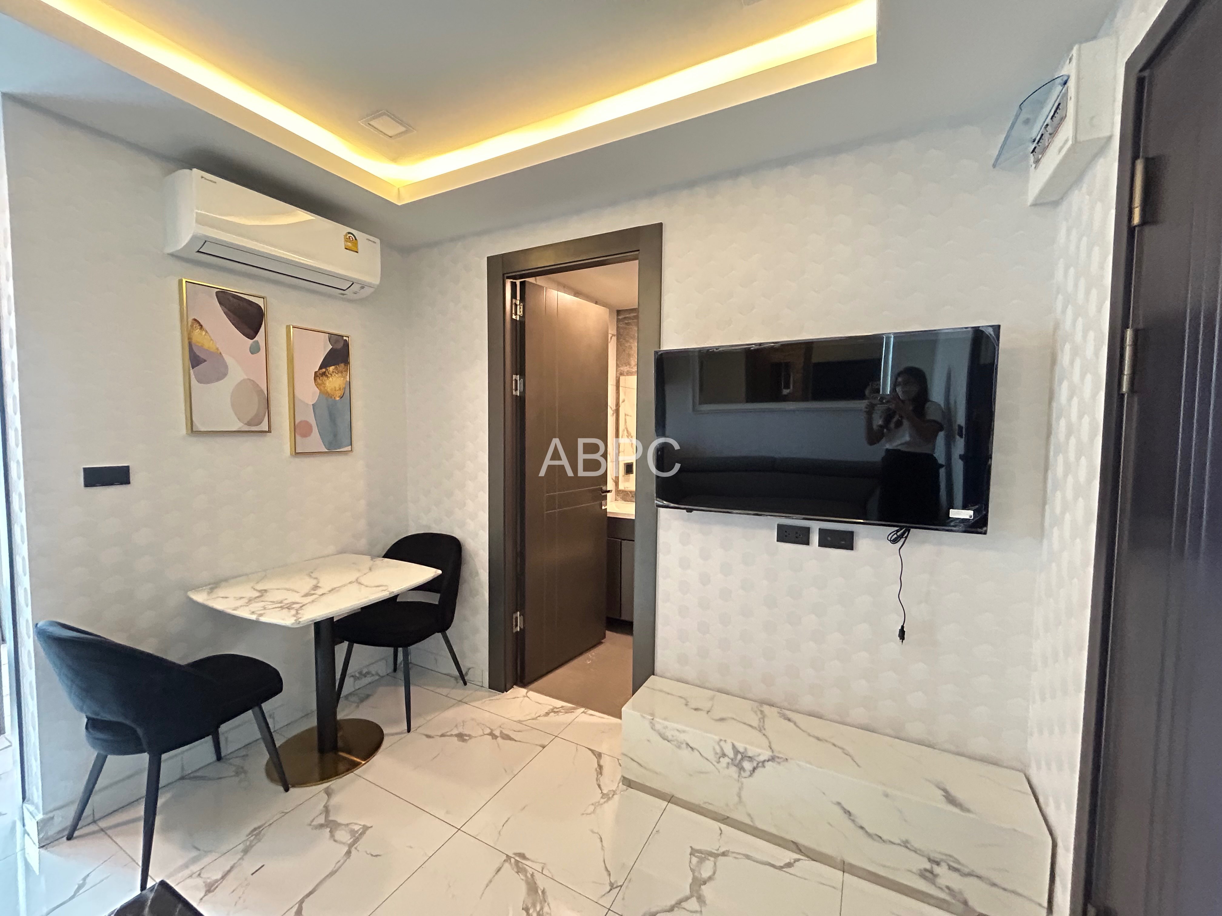1 Bedroom Condo For Rent in Central Area photo 3