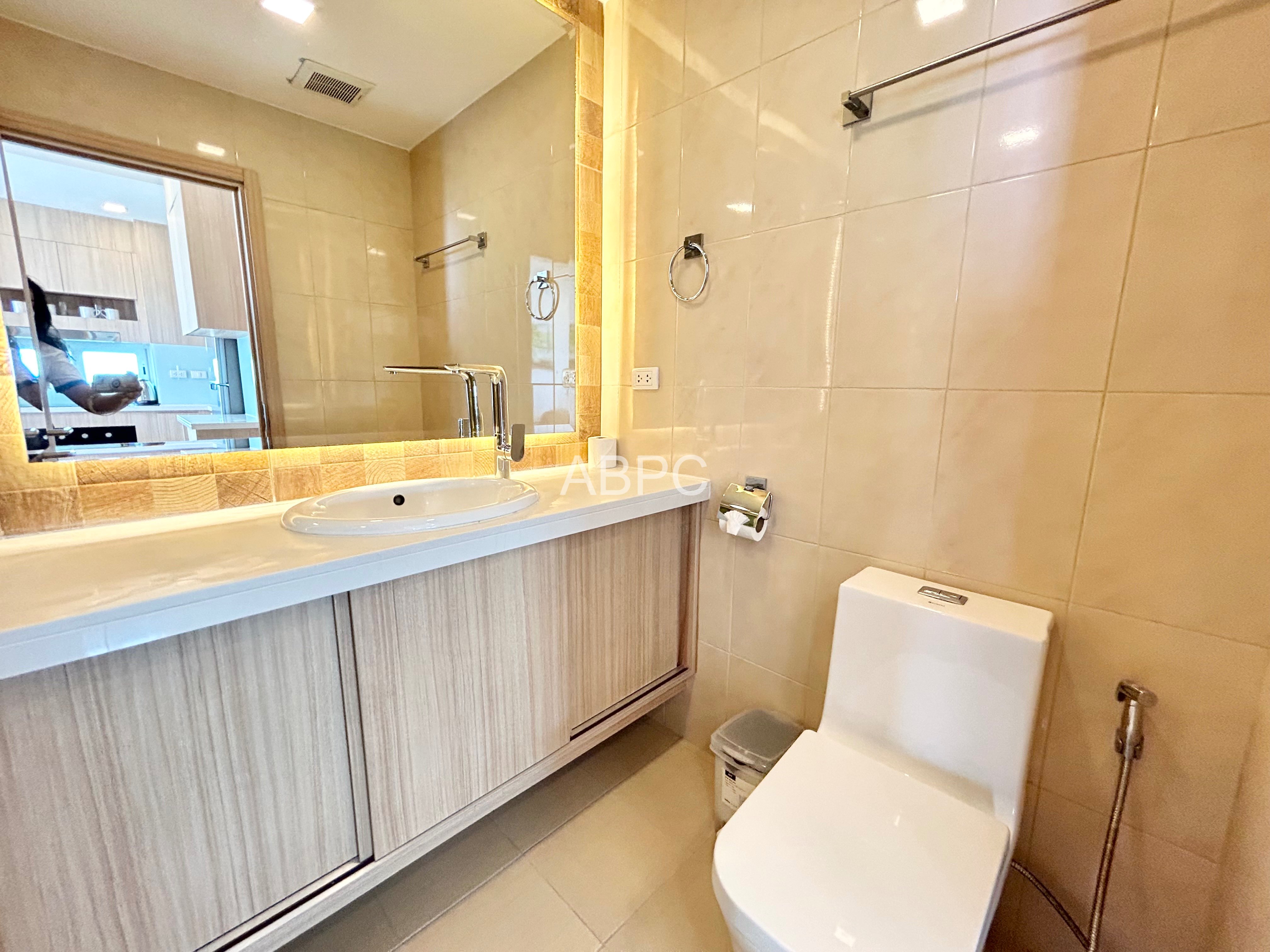 Large 1 bedroom Condo For Rent in Central Pattaya