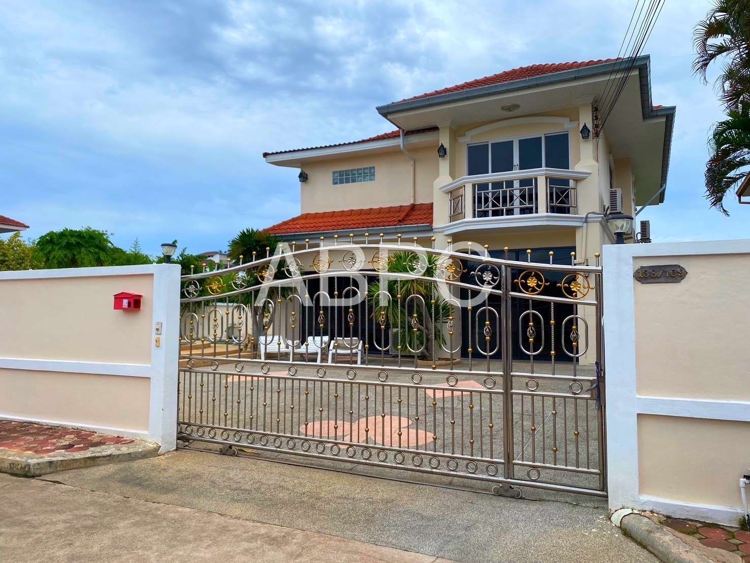 4 Bedrooms 5 Bathrooms Pool Villa in Jomtien