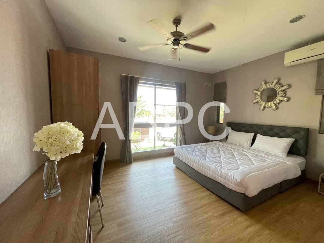 4 Bedrooms 3 Bathrooms in East Pattaya photo 2