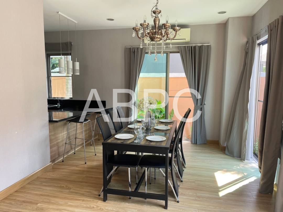 4 Bedrooms 3 Bathrooms in East Pattaya photo 11