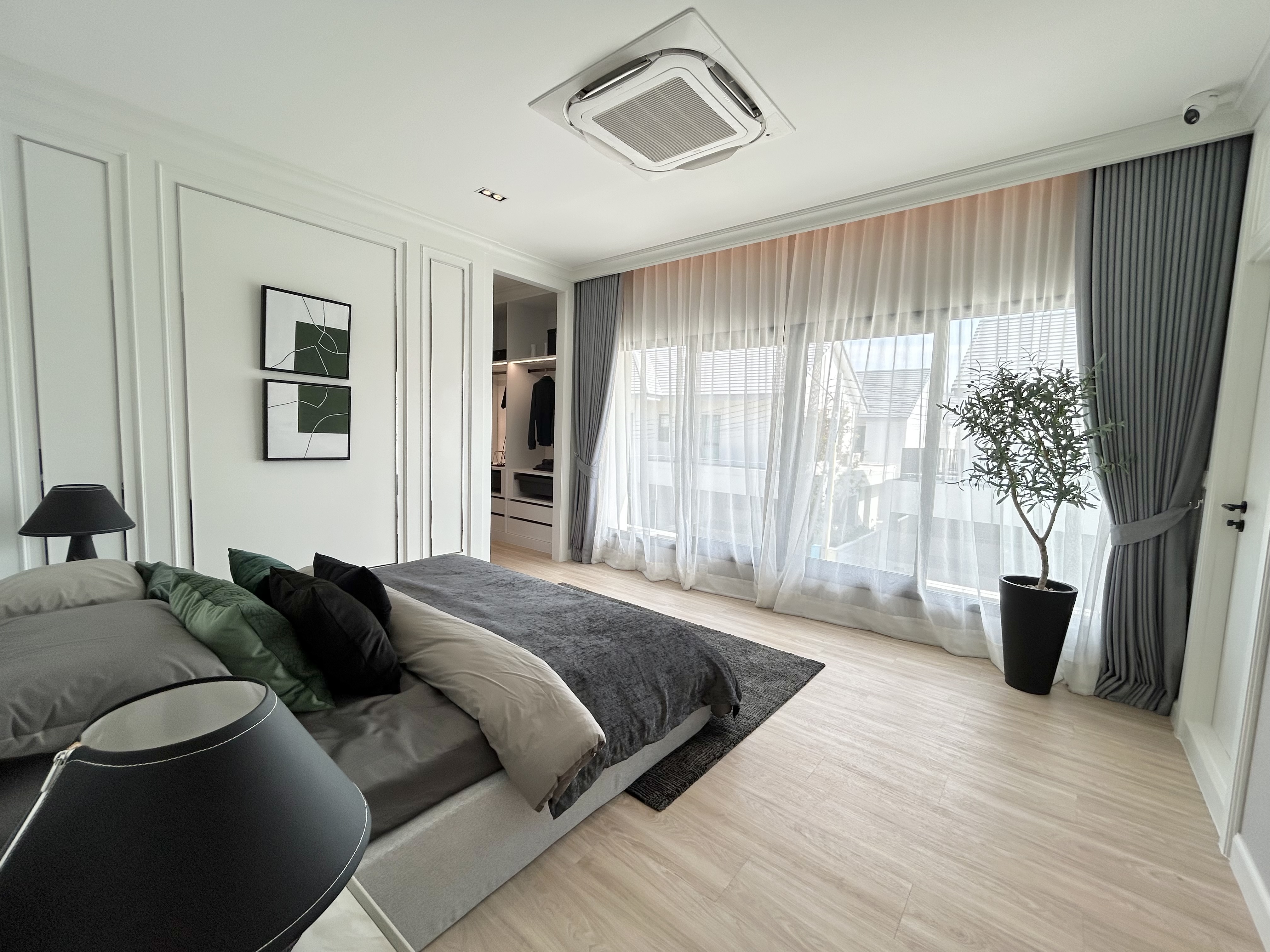 4 Bedroom House For Sale photo 19
