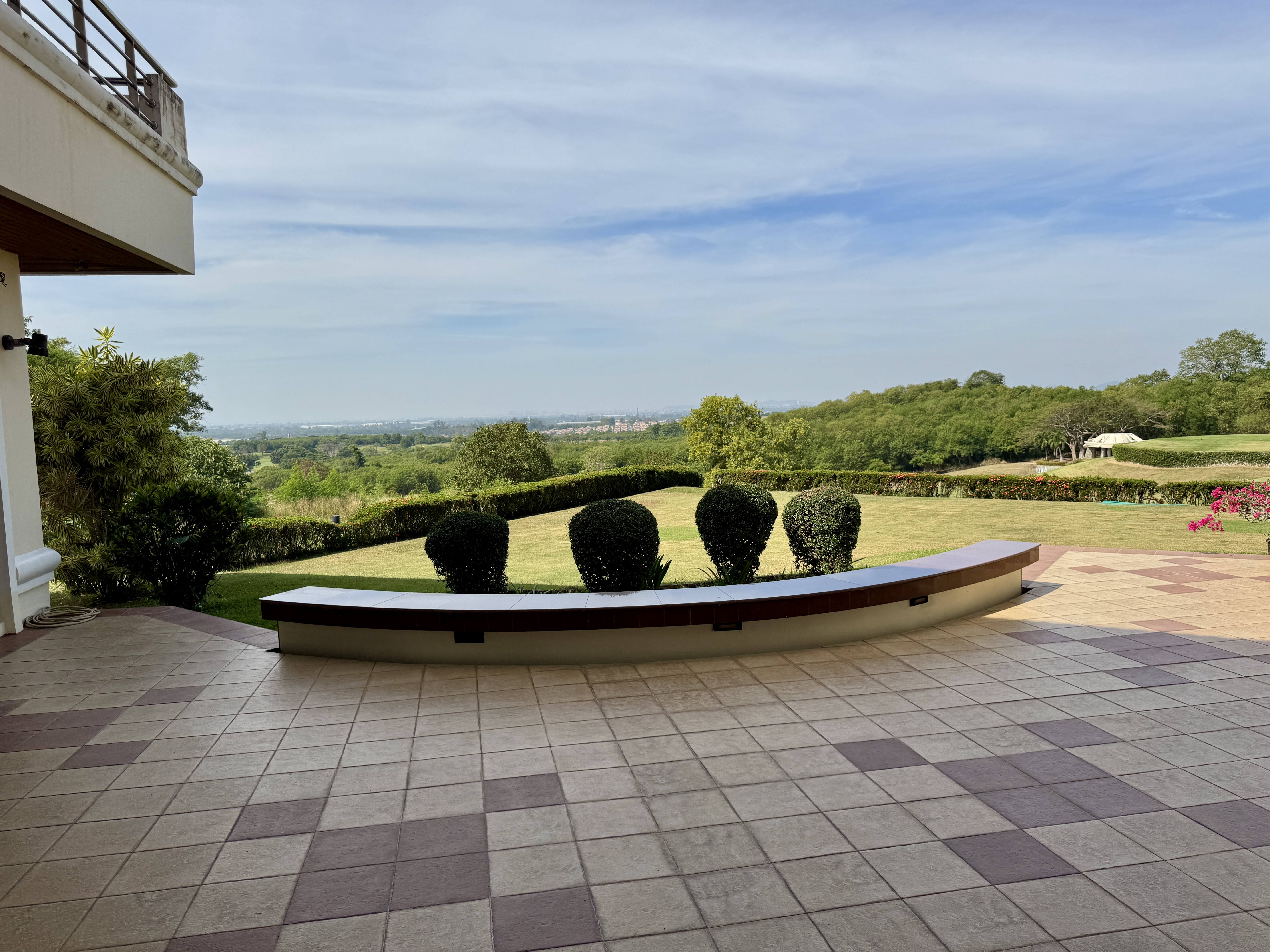 5 Bedroom Luxury Golf Course Villa photo 8