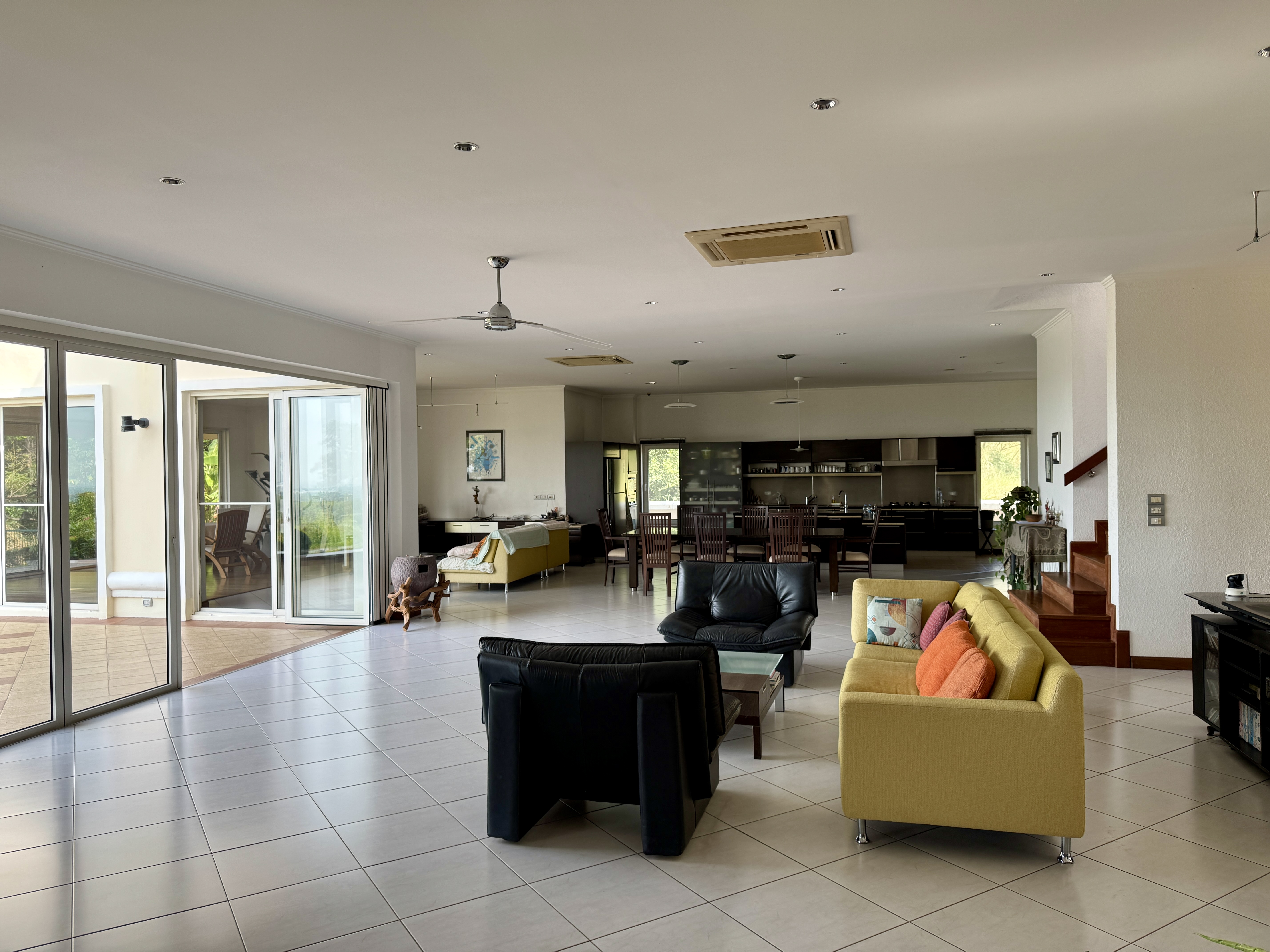 5 Bedroom Luxury Golf Course Villa photo 7