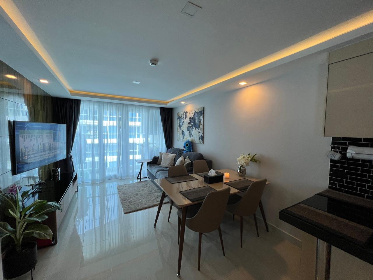 Pool View 2 Bed 2 Bath Condo In Central Pattaya photo 22
