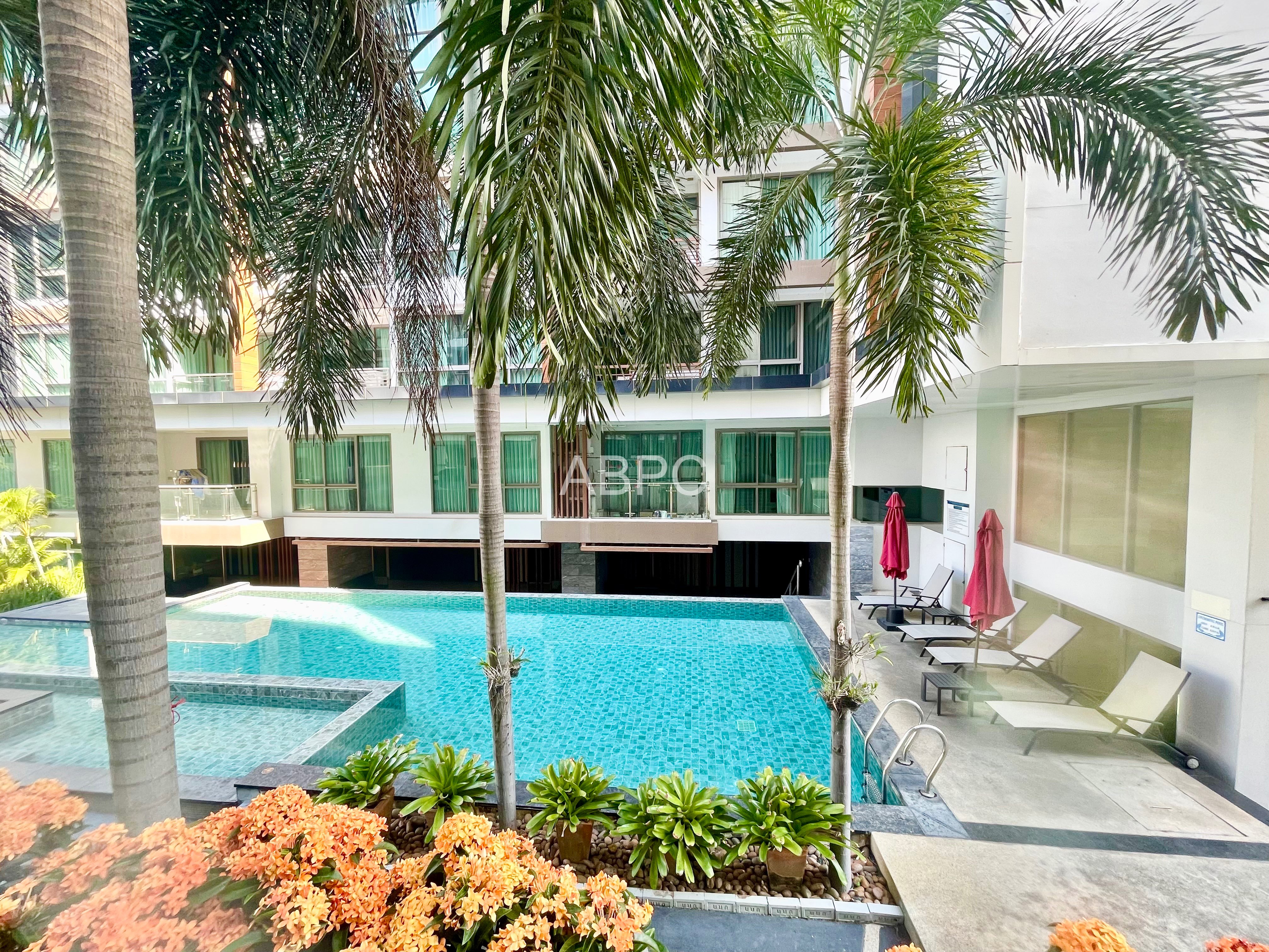 2 Bed Condo For Sale and Rent - The Urban