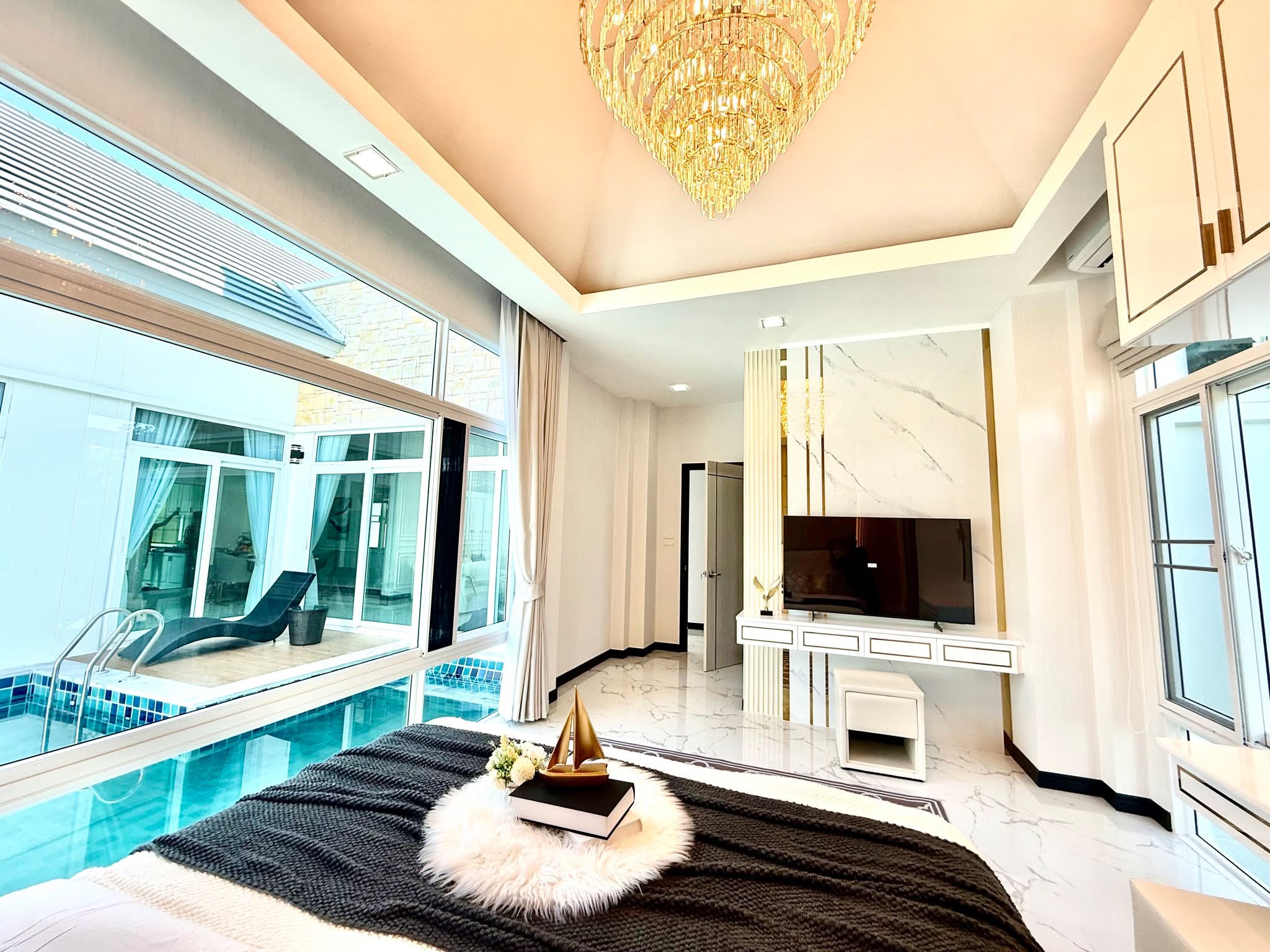 House sirisa 16 private pool for sale photo 19