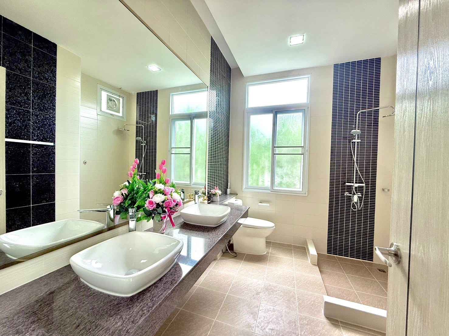 House sirisa 16 private pool for sale photo 21