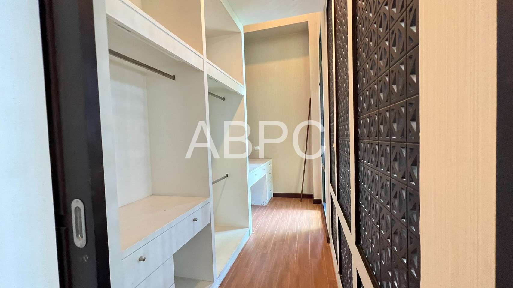3 Bedroom 3 Bathroom in East Pattaya photo 14