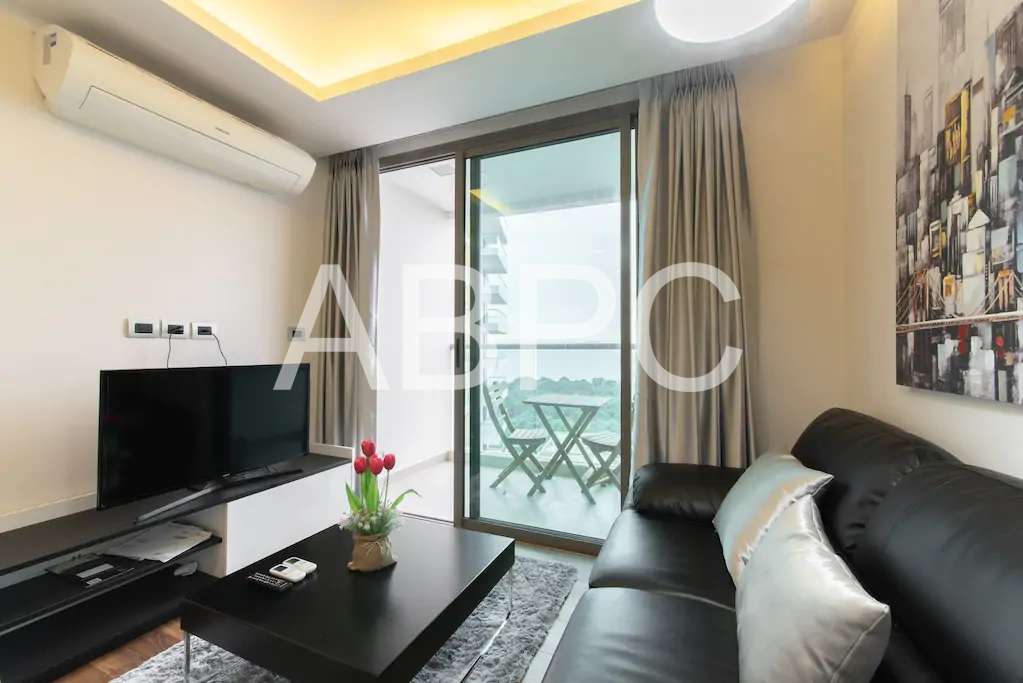 1 Bed 1 Bath in Pratumnak - The Peak Towers