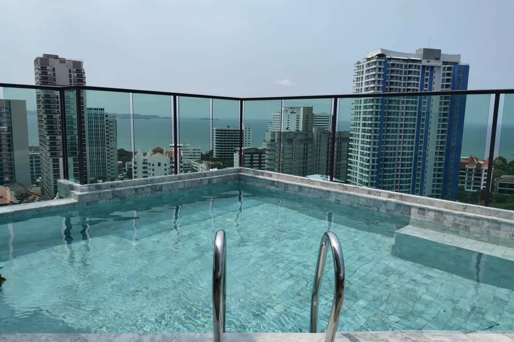 1 Bedroom Condo For Sale in Prahtamnak photo 13