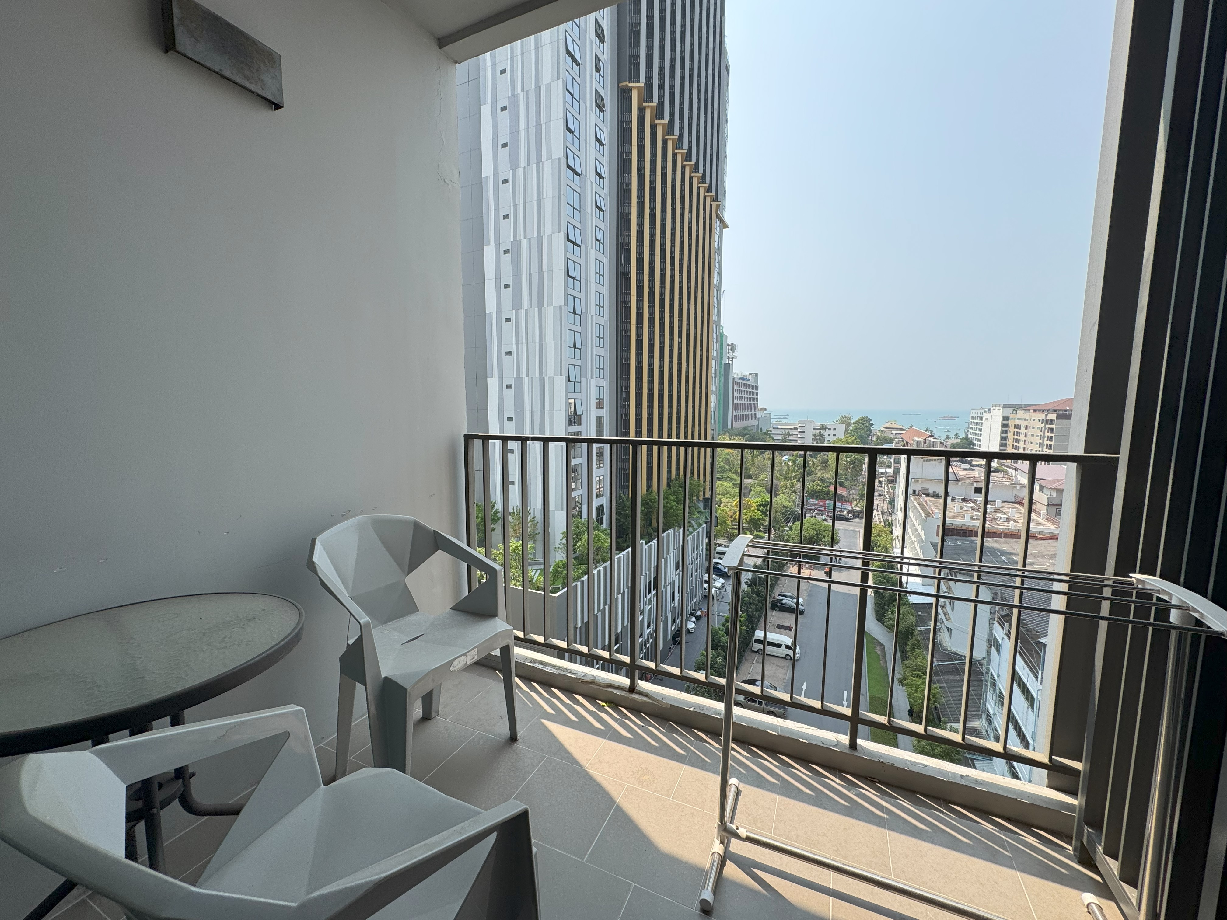 Corner unit 2 Bedrooms 1 Bathroom in Central Pattaya photo 13