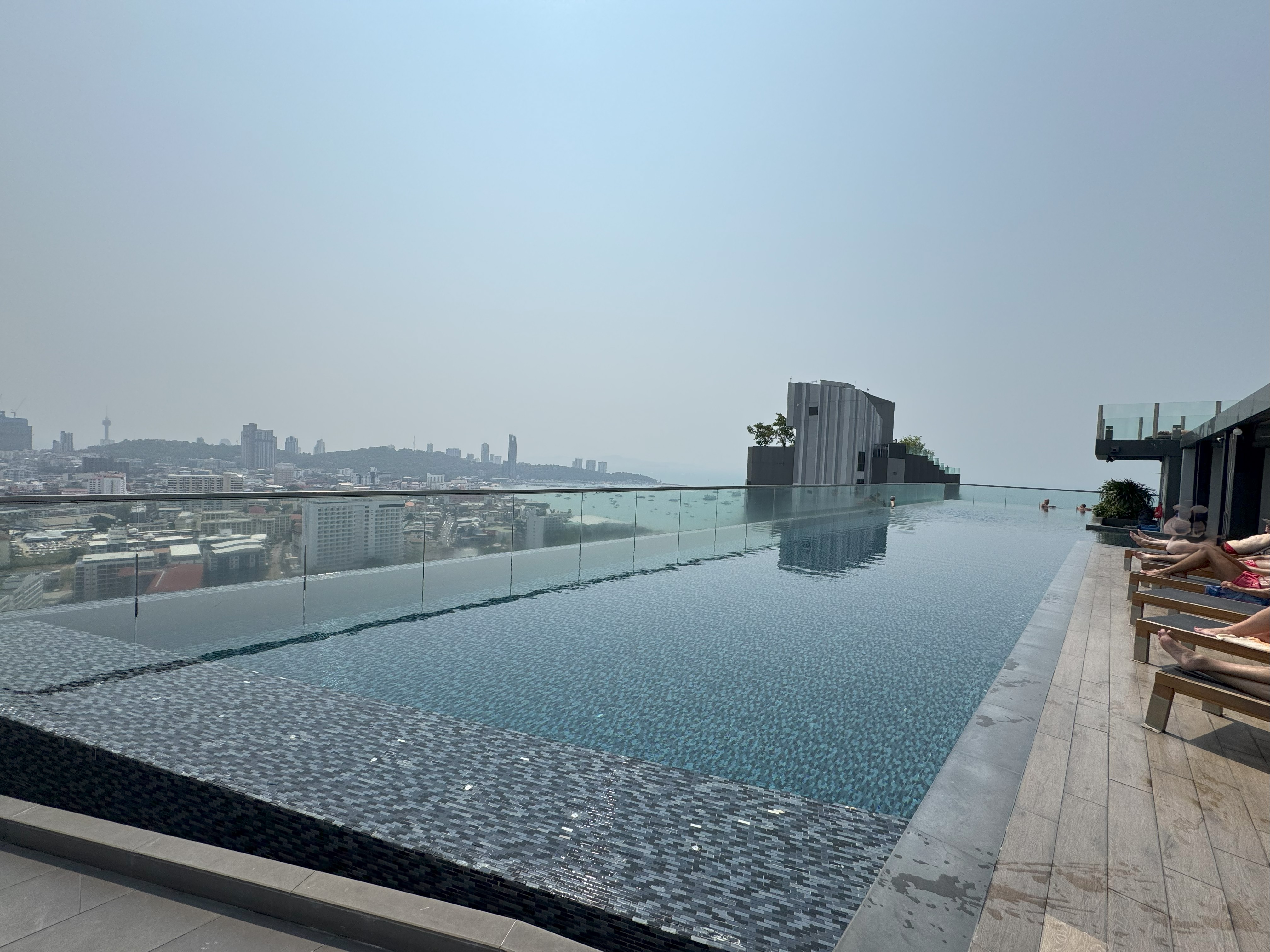 Corner unit 2 Bedrooms 1 Bathroom in Central Pattaya photo 21