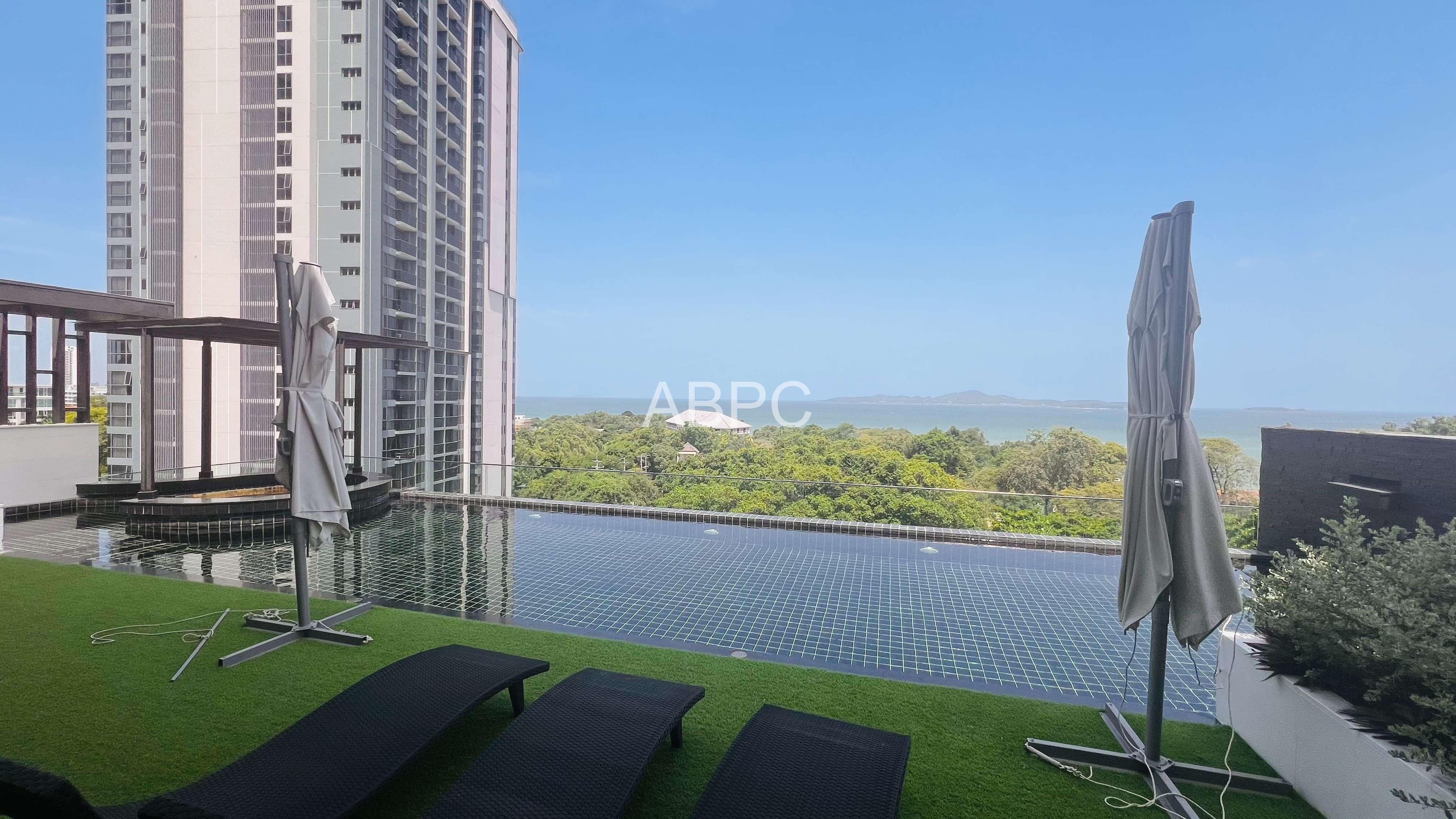 Decent Seaview 2 bedrooms 2 Bathrooms for Rent in Pratumnak for sale in Pratumnak