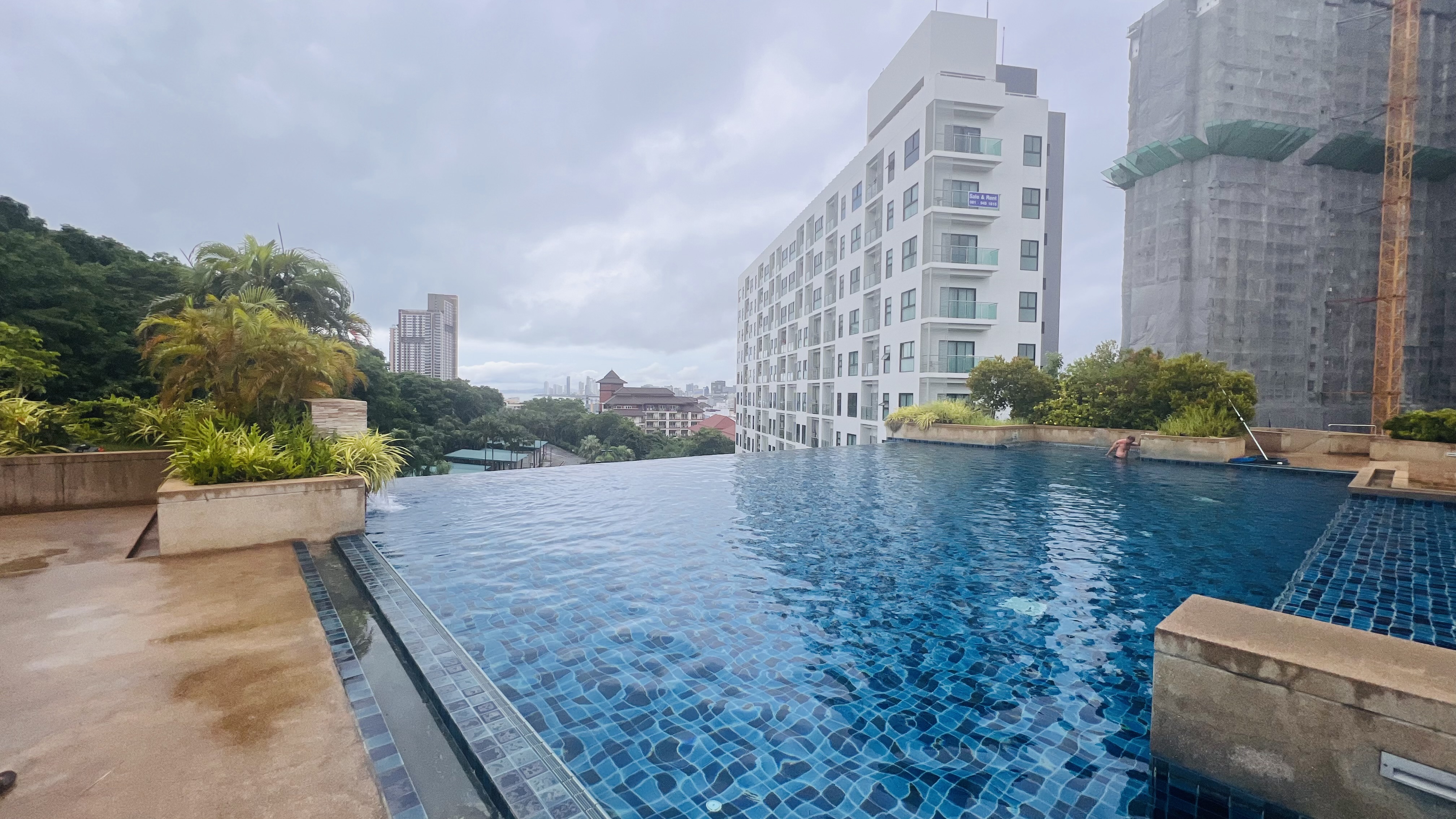 2 Bed 2 Bath in Pratumnak CR3283
