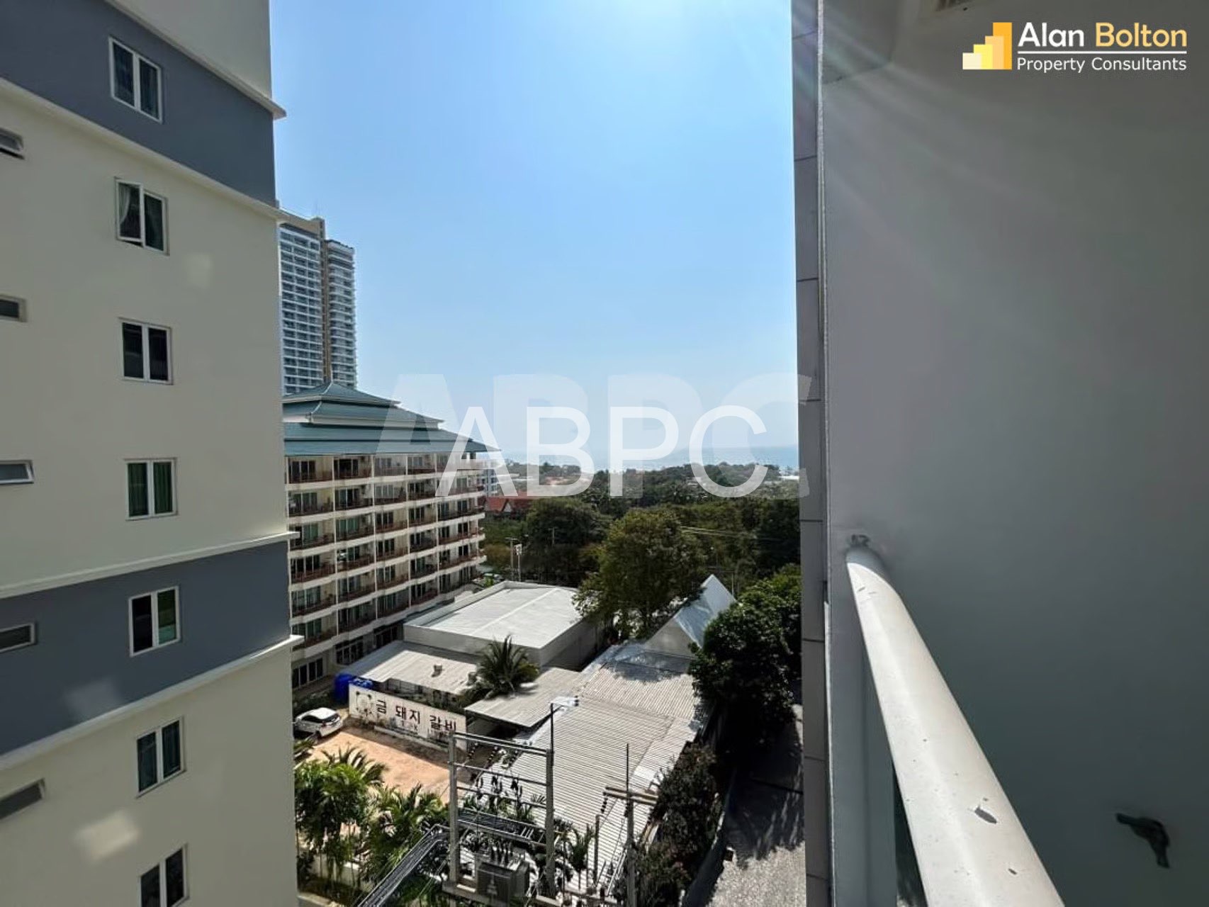 Ocean View Studio Condo In Pratumnak