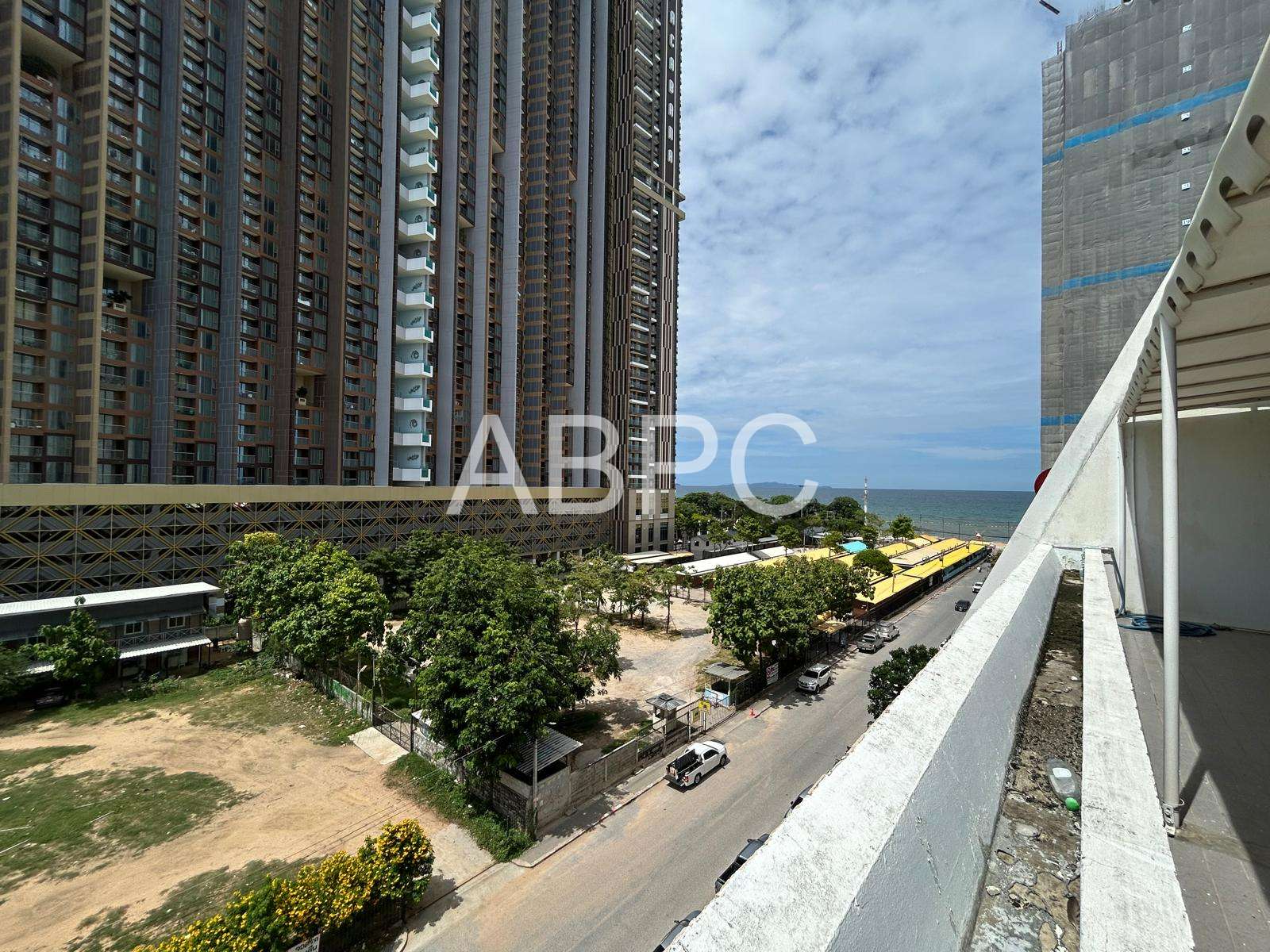 3 ฺBedroom Condo For Sale Near Jomtien Beach