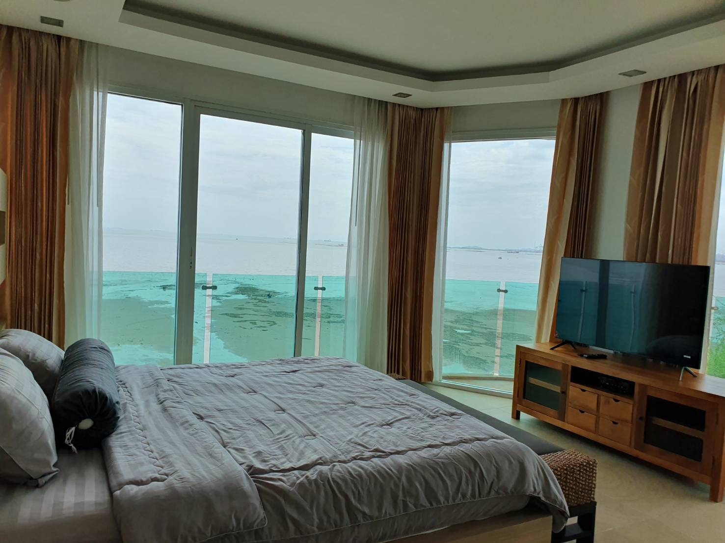 Paradise Ocean View photo 19