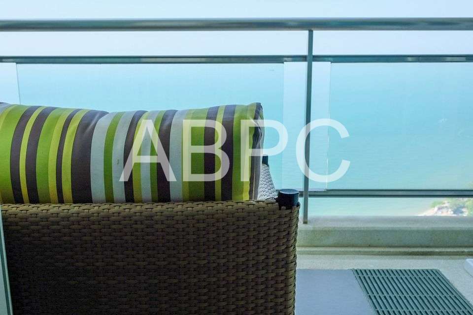 One Bedroom Condo For Sale in Jomtien 