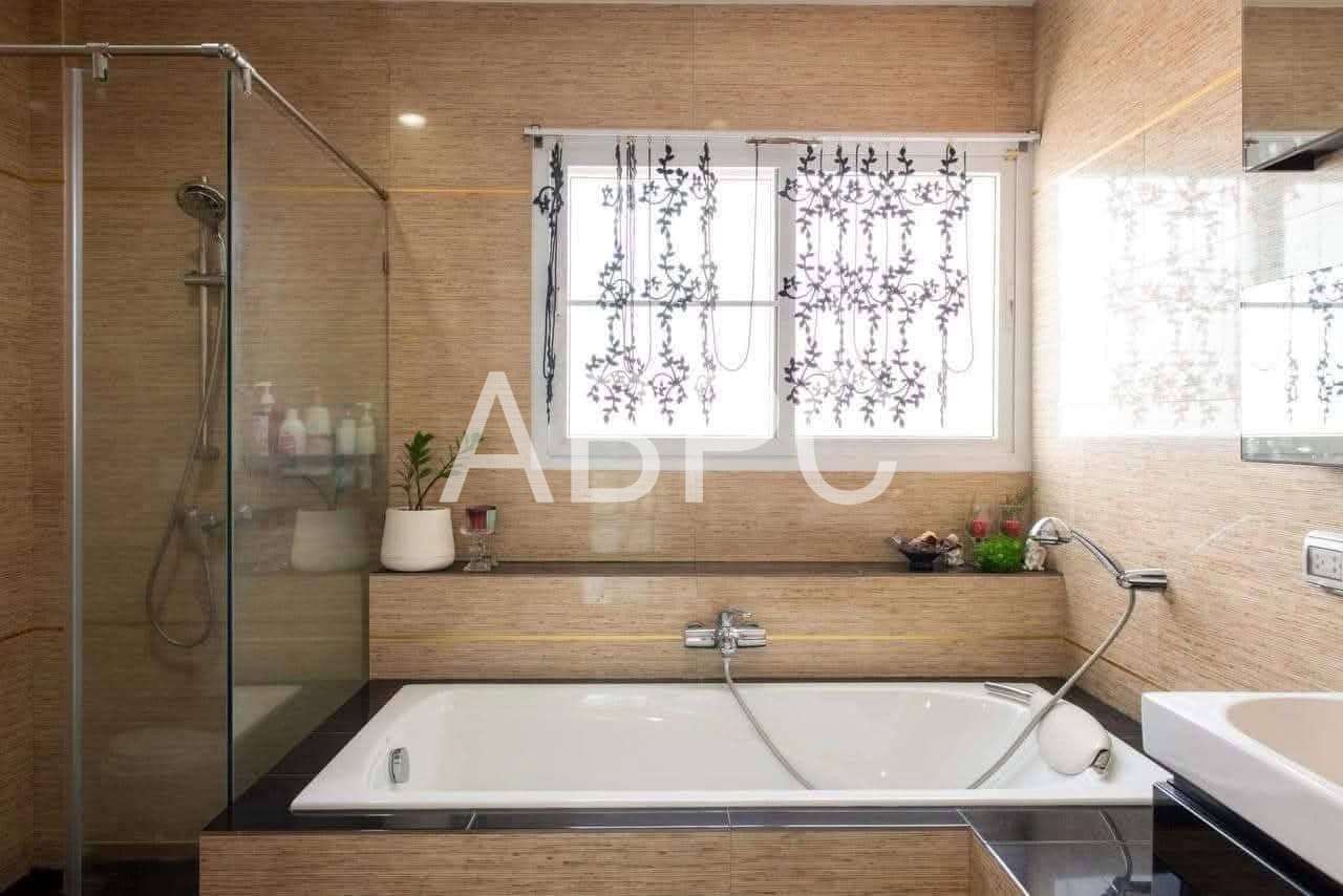 Spacious Pool Villa 4 bedrooms 3 bathrooms in East Pattaya for Sale photo 7