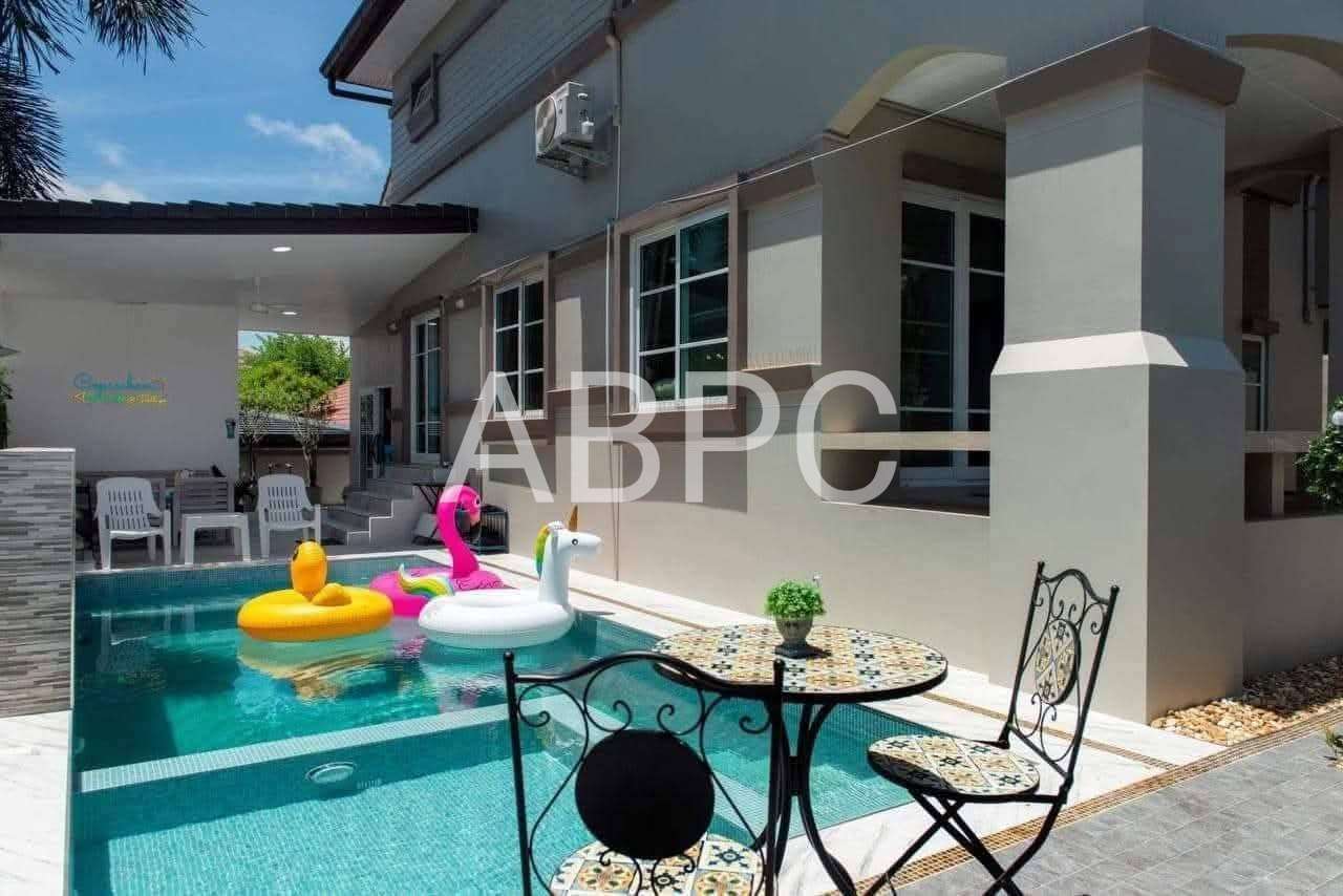 Spacious Pool Villa 4 bedrooms 3 bathrooms in East Pattaya for Sale photo 4