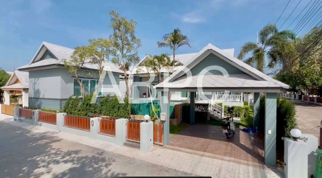 Pool Villa House for rent 4 Bedrooms 4 Bathrooms in East Pattaya for rent in Jomtien