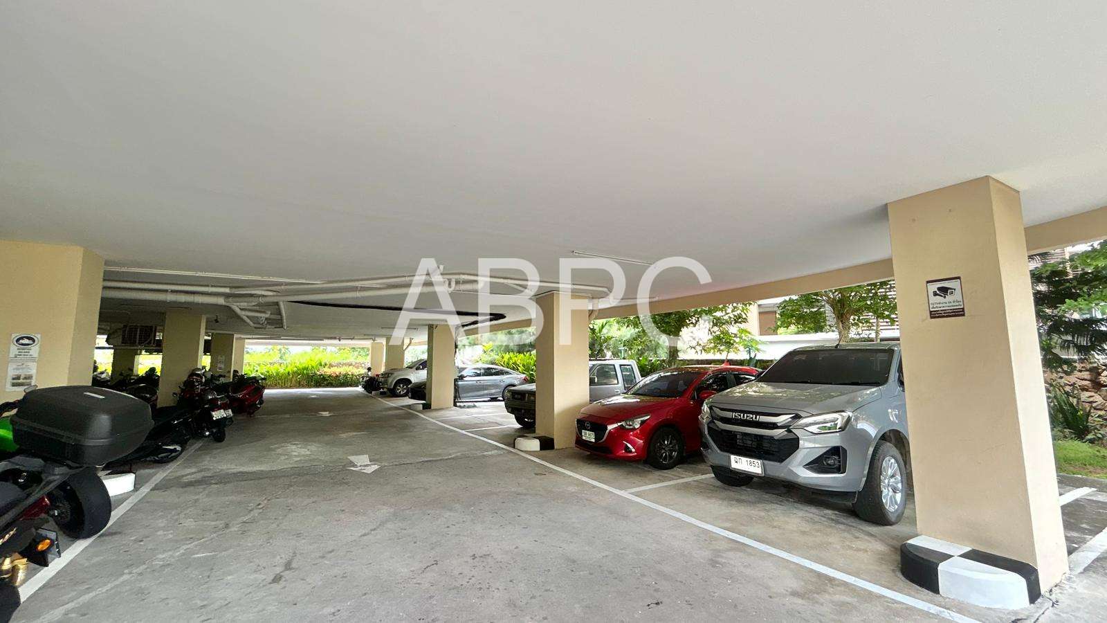 Large 2 Bedroom Condo For rent In Prahtamnak