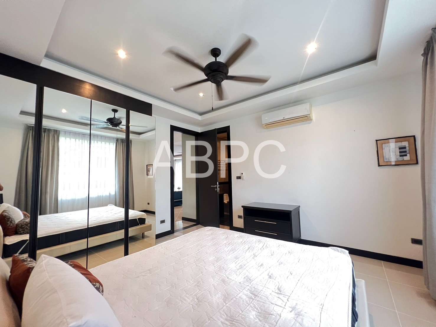 Pool Villa 4 Bedrooms 5 Bathrooms in Mapprachan photo 8