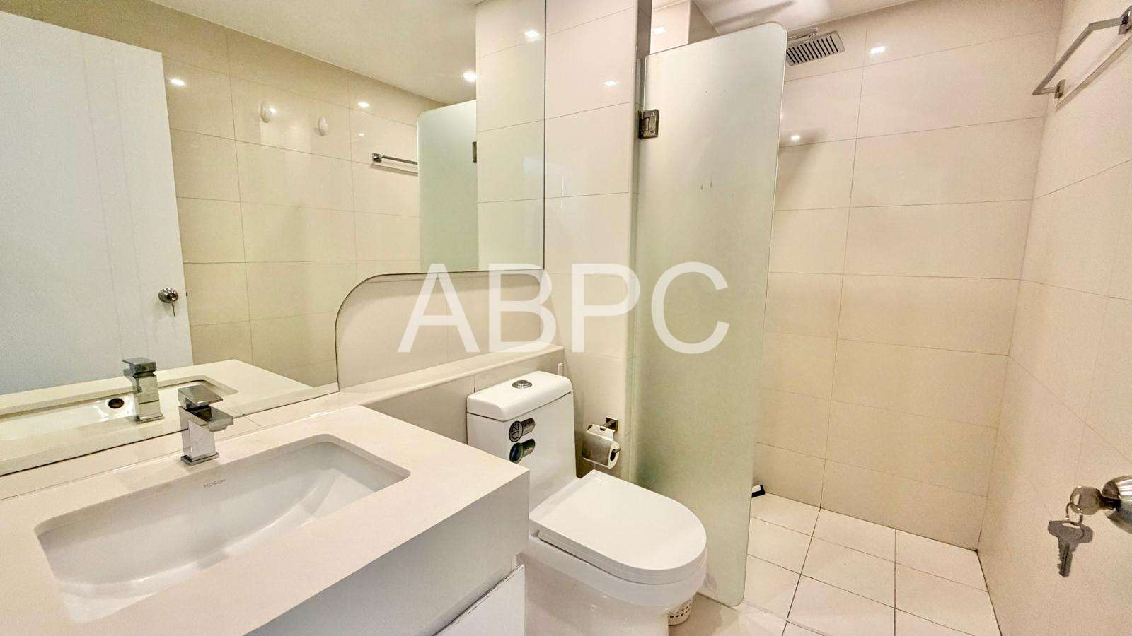 2 Bedroom Condo For Sale In Central Pattaya for sale in Central Pattaya