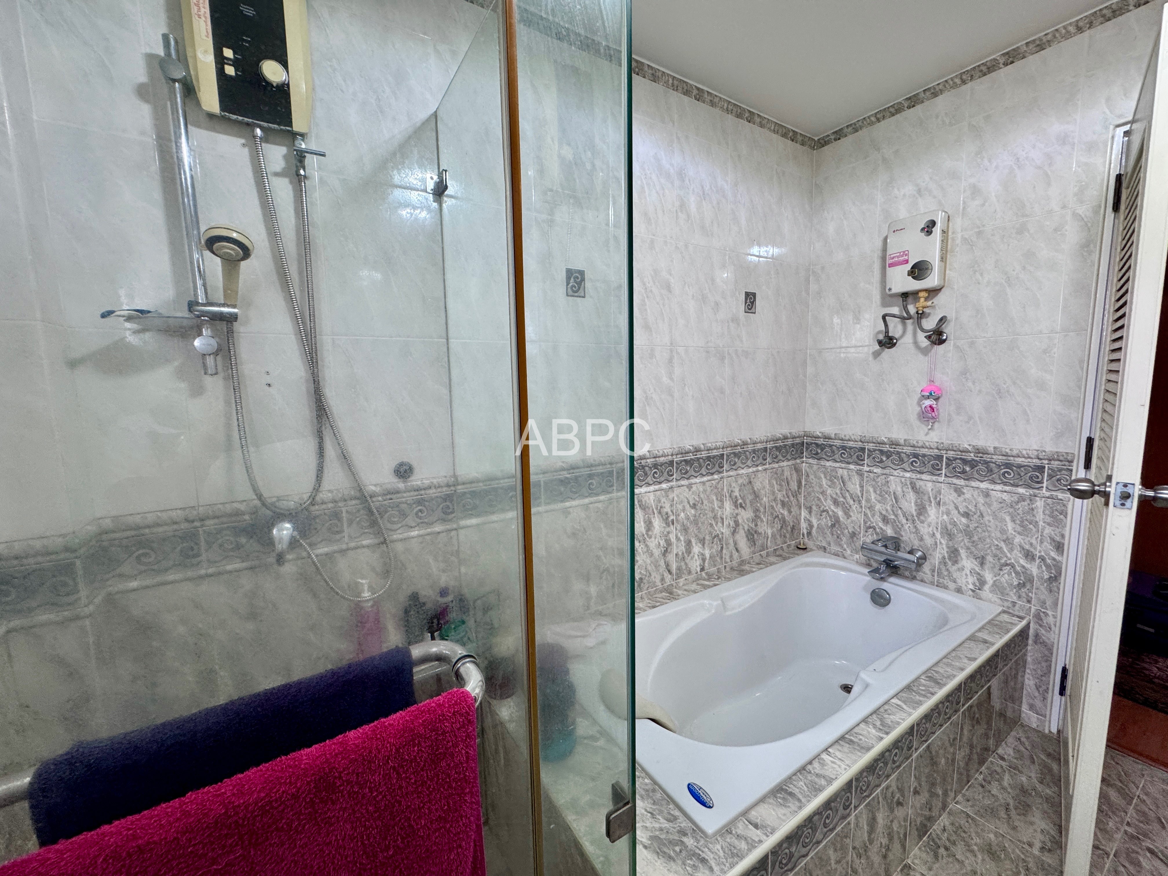 3 Bedrooms 4 bathrooms Pattaya Park Hill Nongprue photo 8