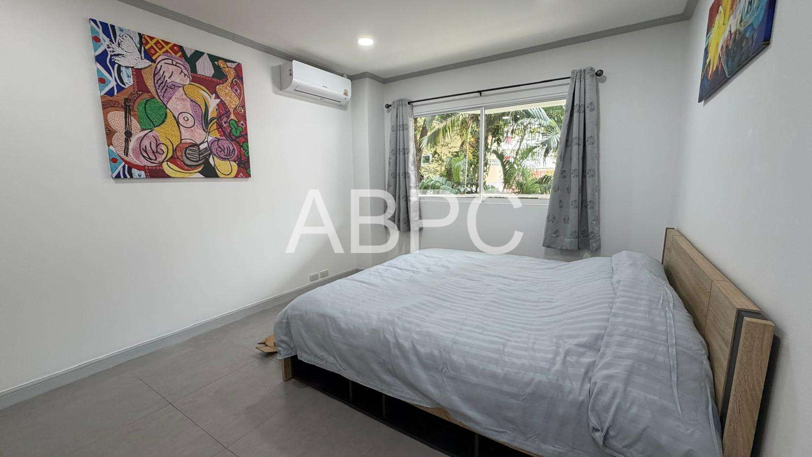 Newly Renovated 1 bedroom Condo For Sale In Prahtamnak