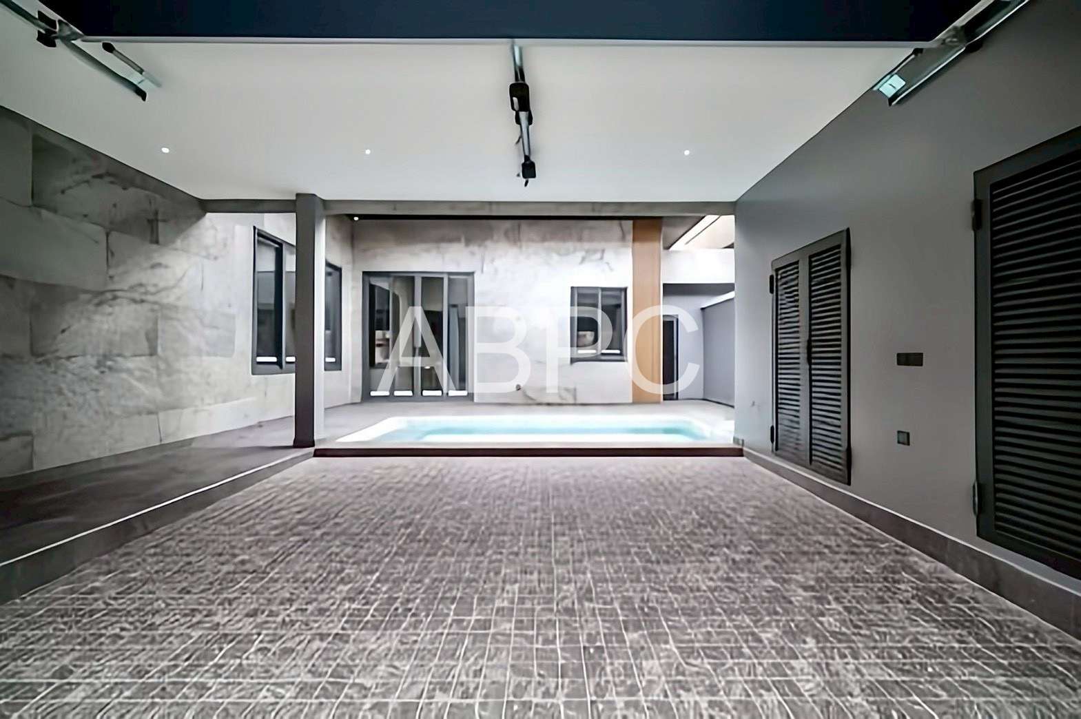 Luxury Pool Villa for Rent 4 Bedrooms 4 Bathrooms in East Pattaya photo 10