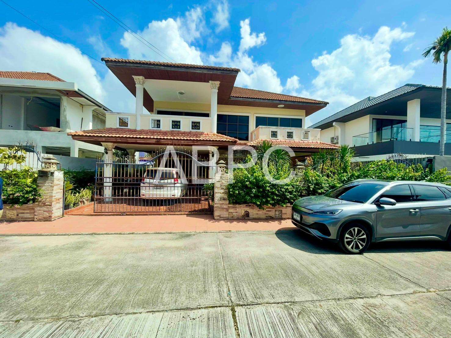 Four Bedroom Three Bathroom House in Popular Jomtien Village for sale in Jomtien