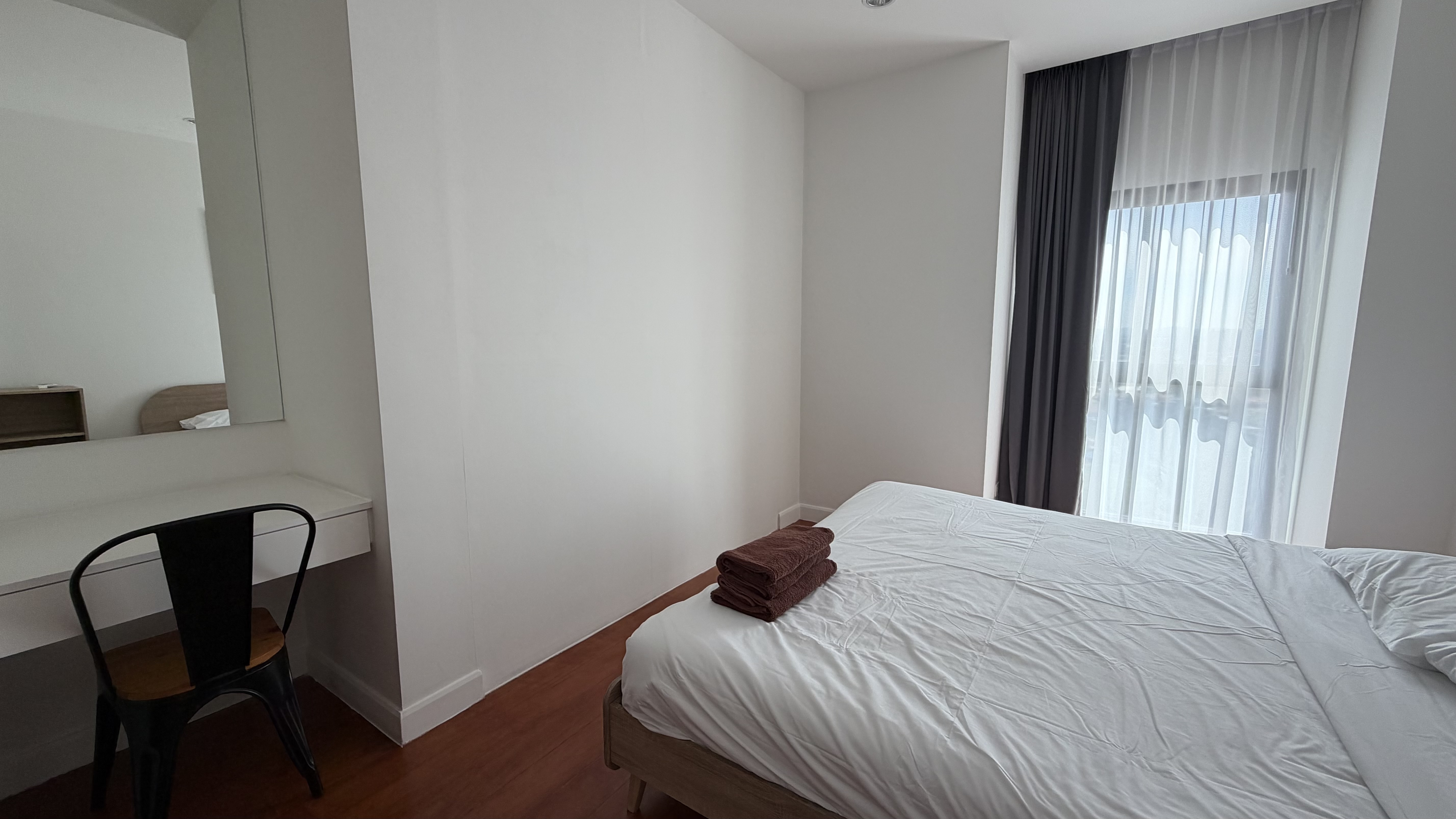 On Bath Bus Route 1 Bedroom Condo For Rent In Prahtamnak photo 14