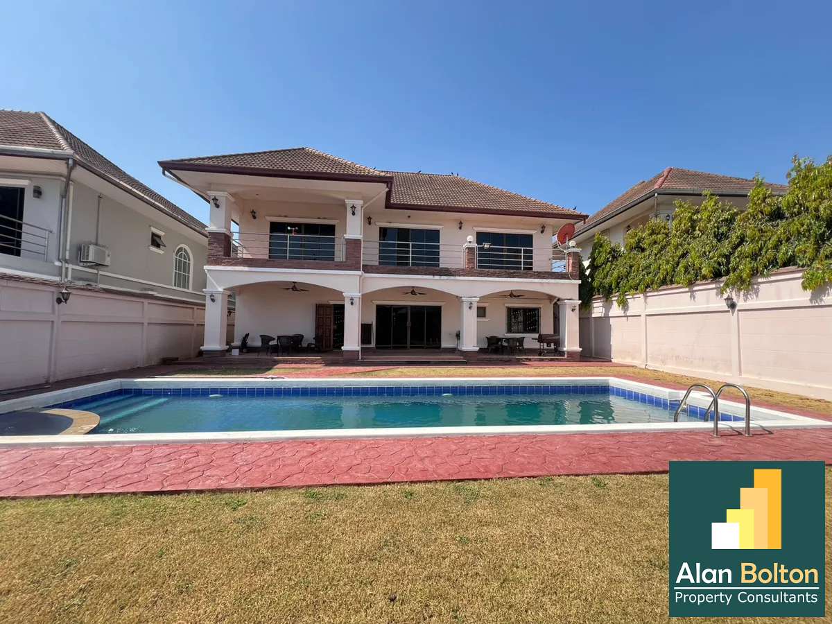 Pool villa 4 Bedroom 6 Bathrooms House For Sale Or rent in Mabprachan for rent in East Pattaya