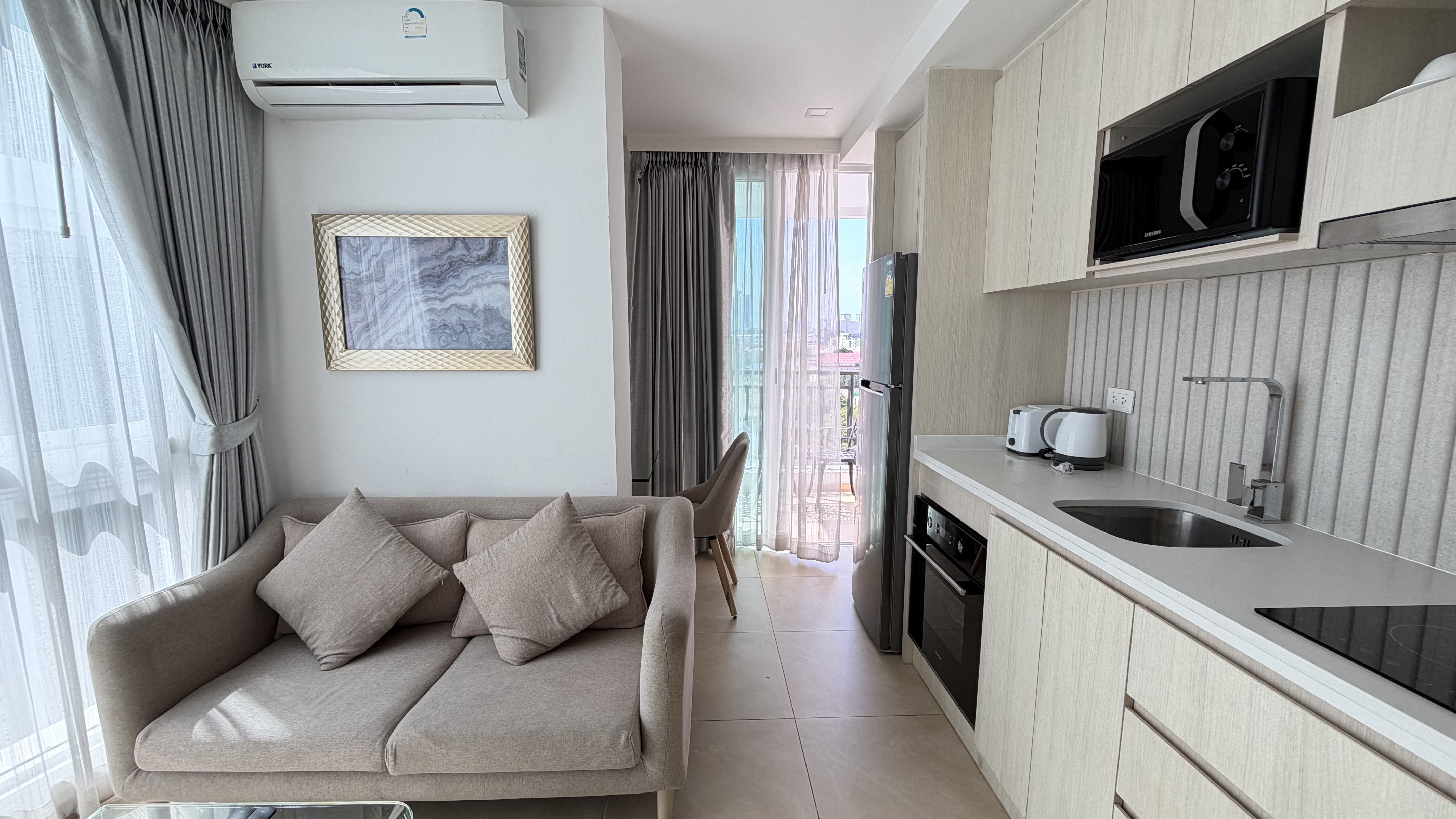 One bedroom condominium for rent in South Pattaya photo 24