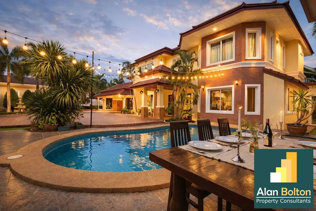 Platinum Villa House 7 Bedrooms For Sale Set on a Generous Approx 1,200 SQM Location Just Off The Main Road for sale in East Pattaya