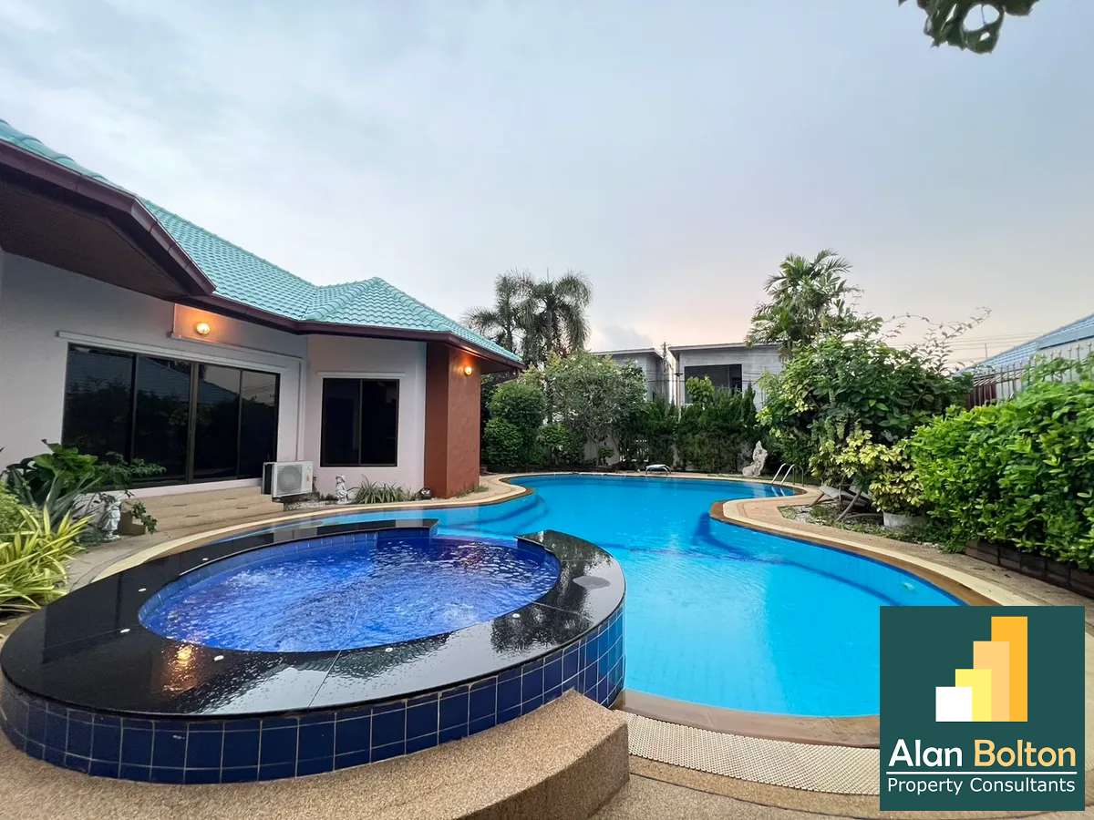 Pool Villa for rent 4 Bedroom 5 Bathrooms in Mapprachan for sale in East Pattaya